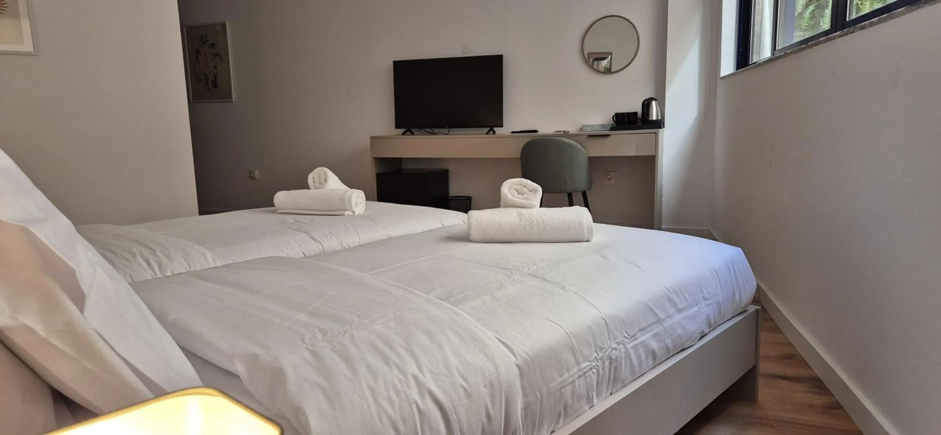 Bed in Figleaf Kypseli