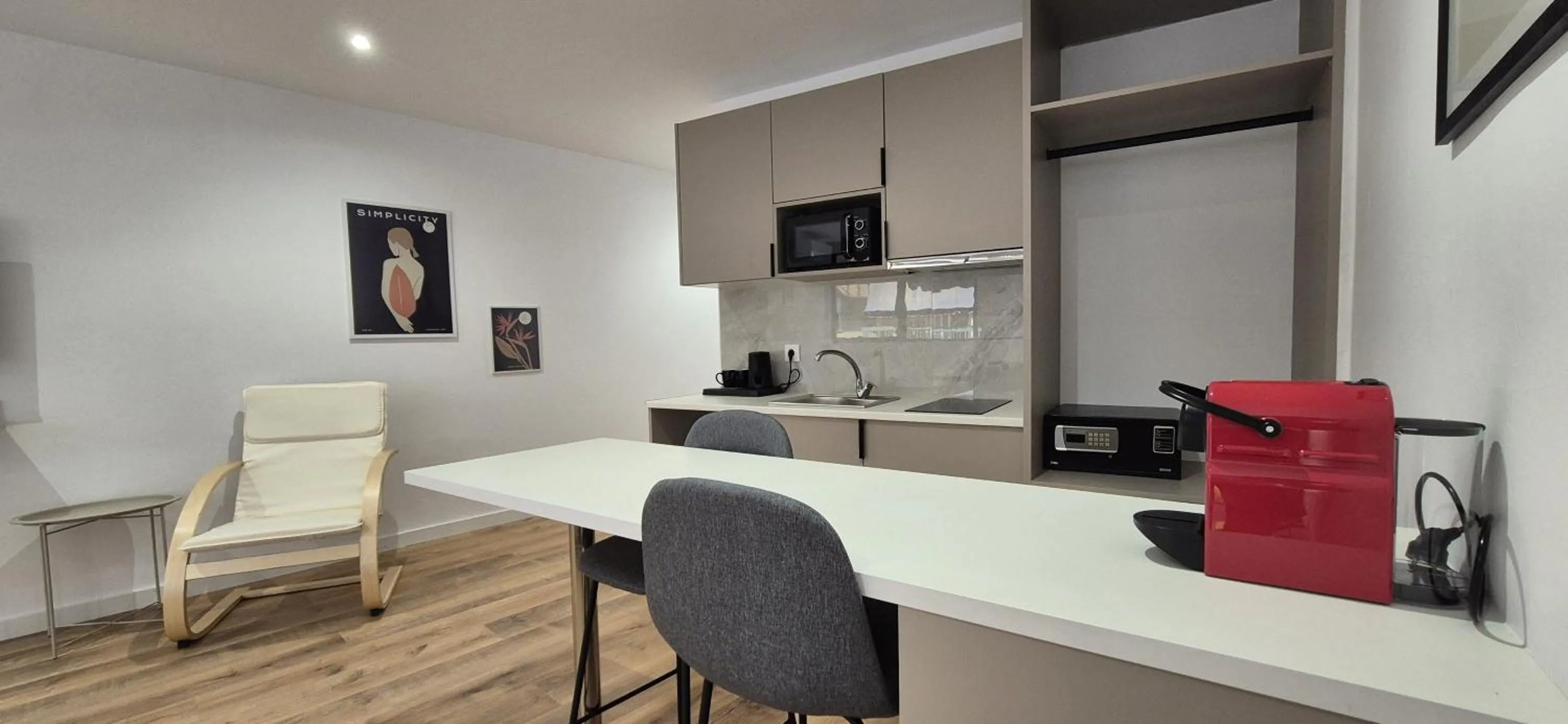 Coffee/tea facilities in Figleaf Kypseli