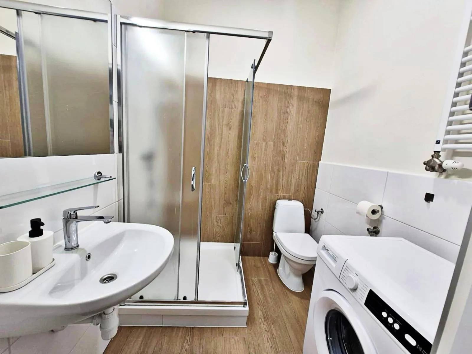 Shower in DReAM Main Station