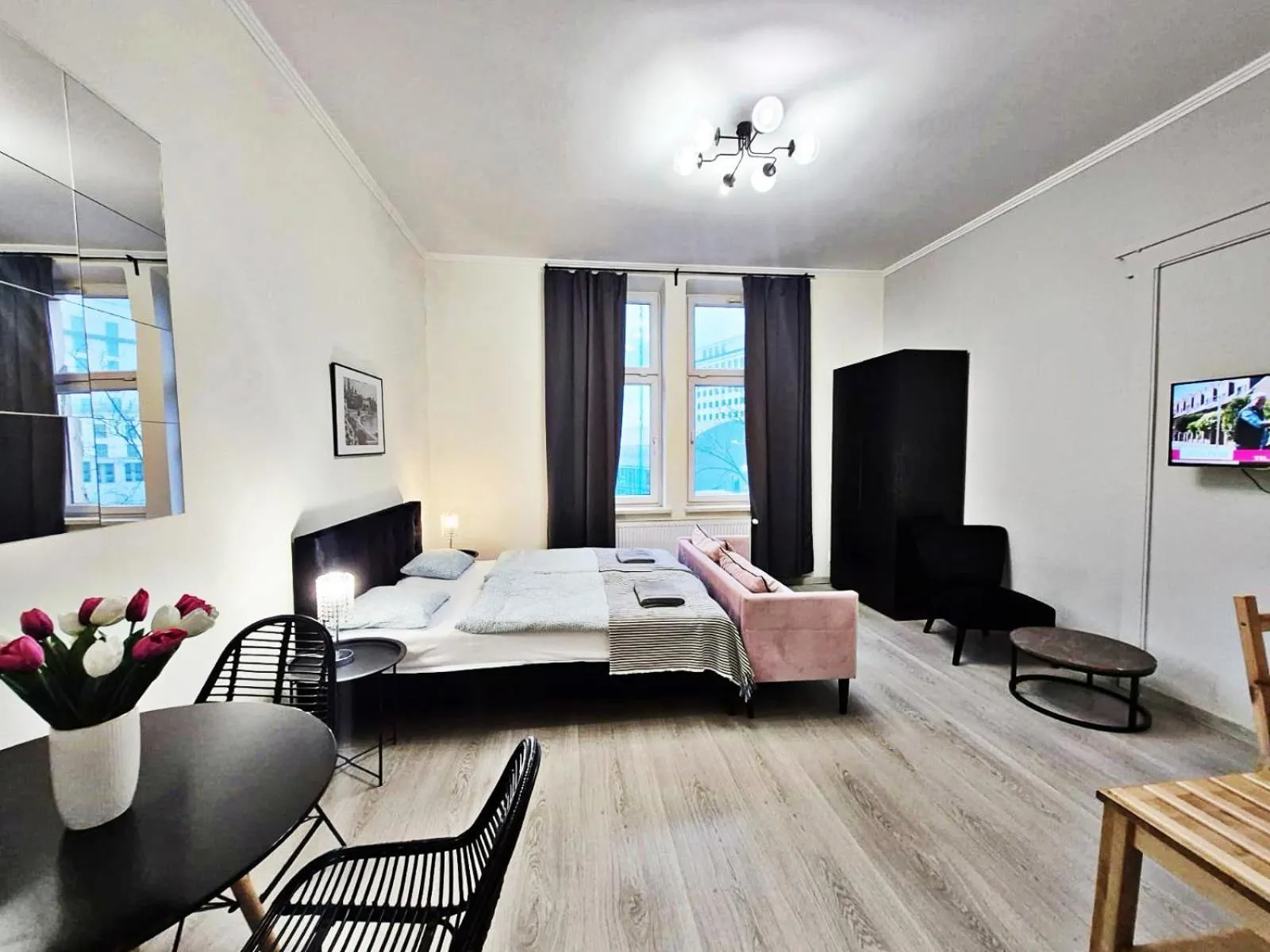 Photo of the whole room, Bed in DReAM Main Station