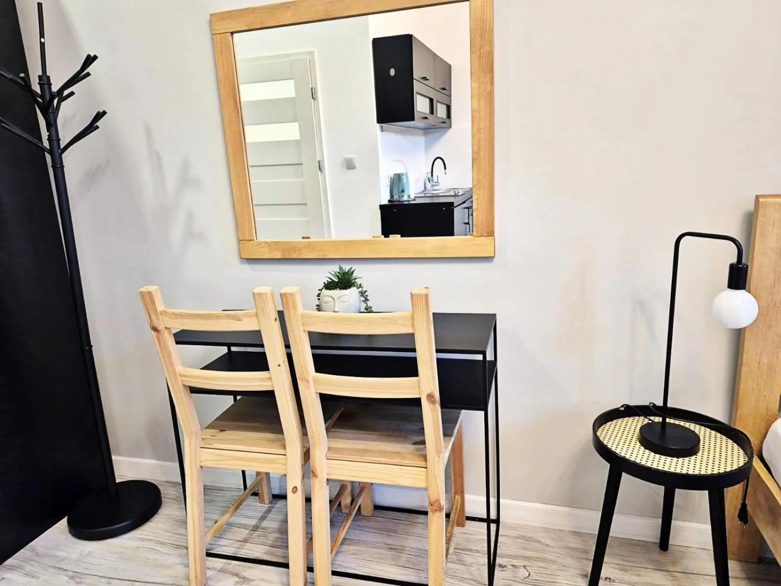 Photo of the whole room in DReAM Main Station