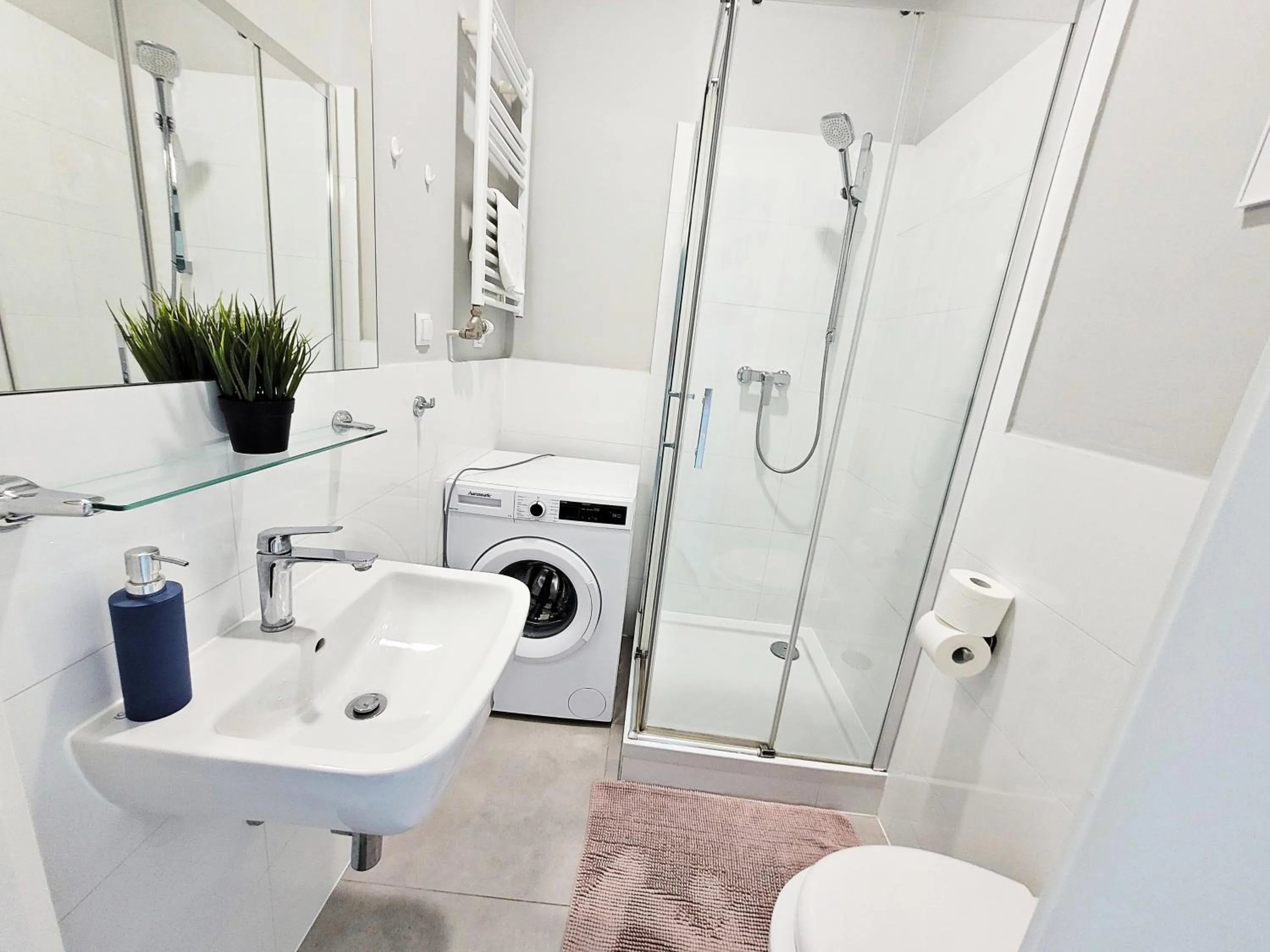 Shower in DReAM Main Station