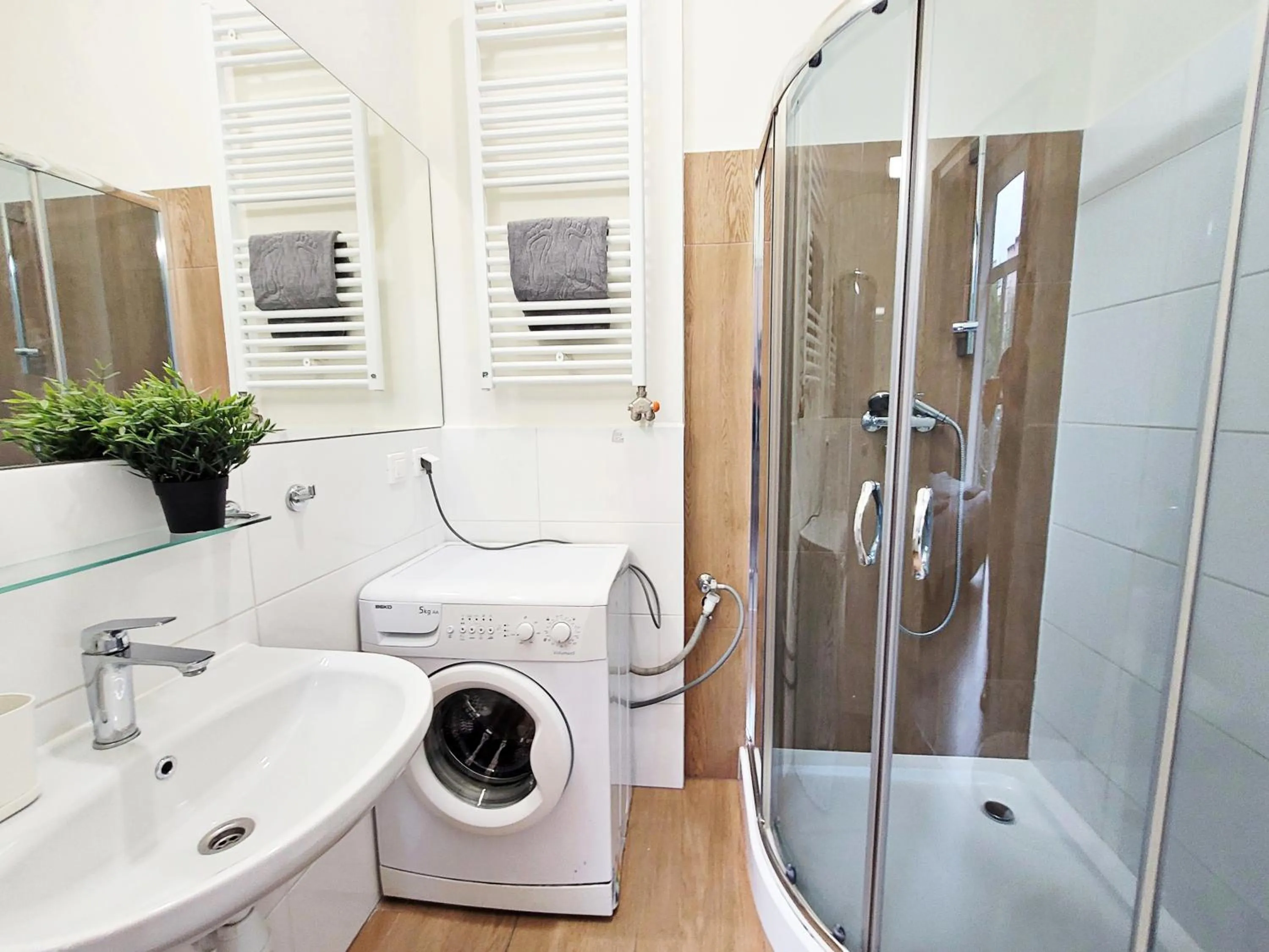 Shower in DReAM Main Station