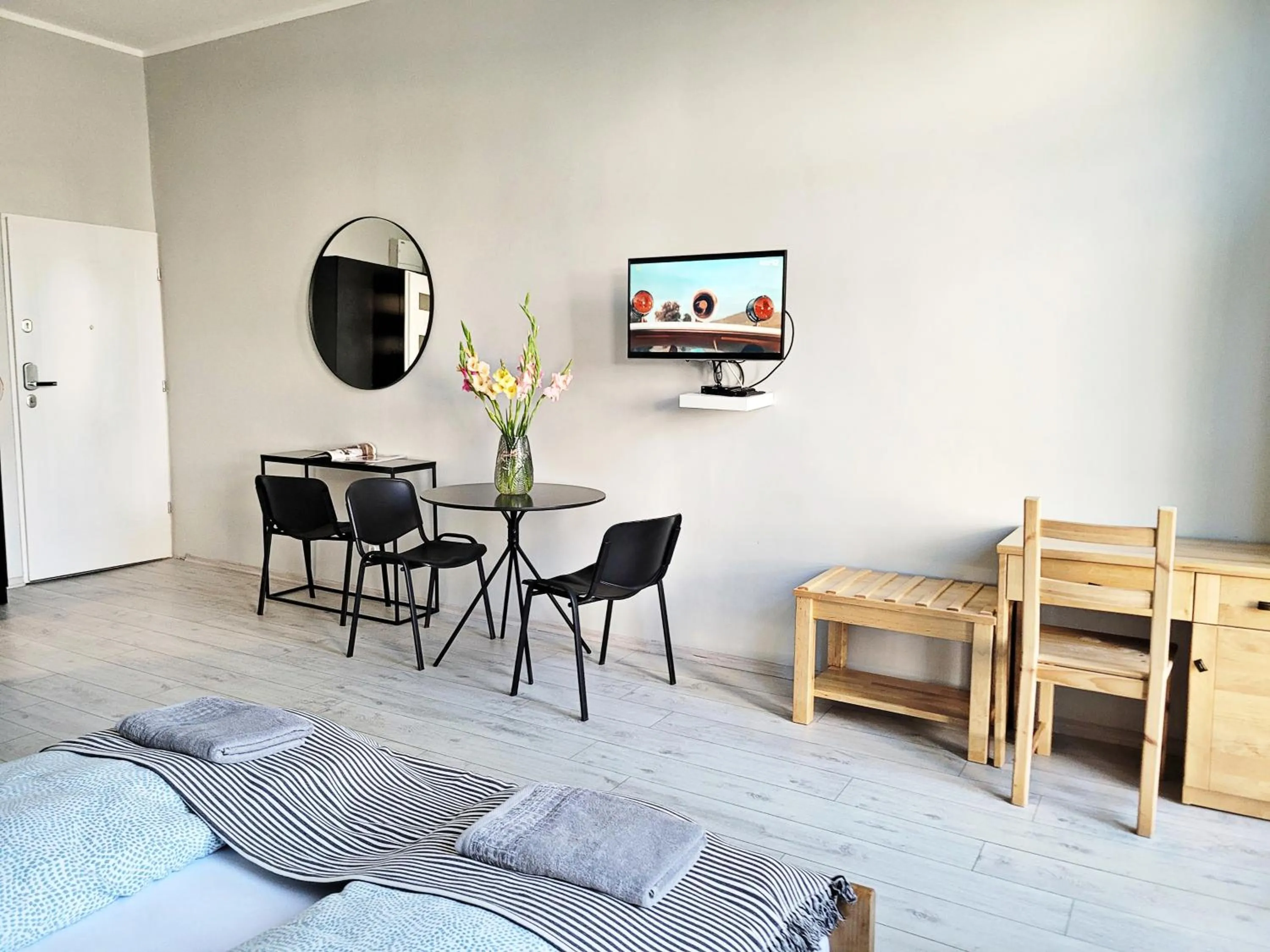 Photo of the whole room, Bed in DReAM Main Station