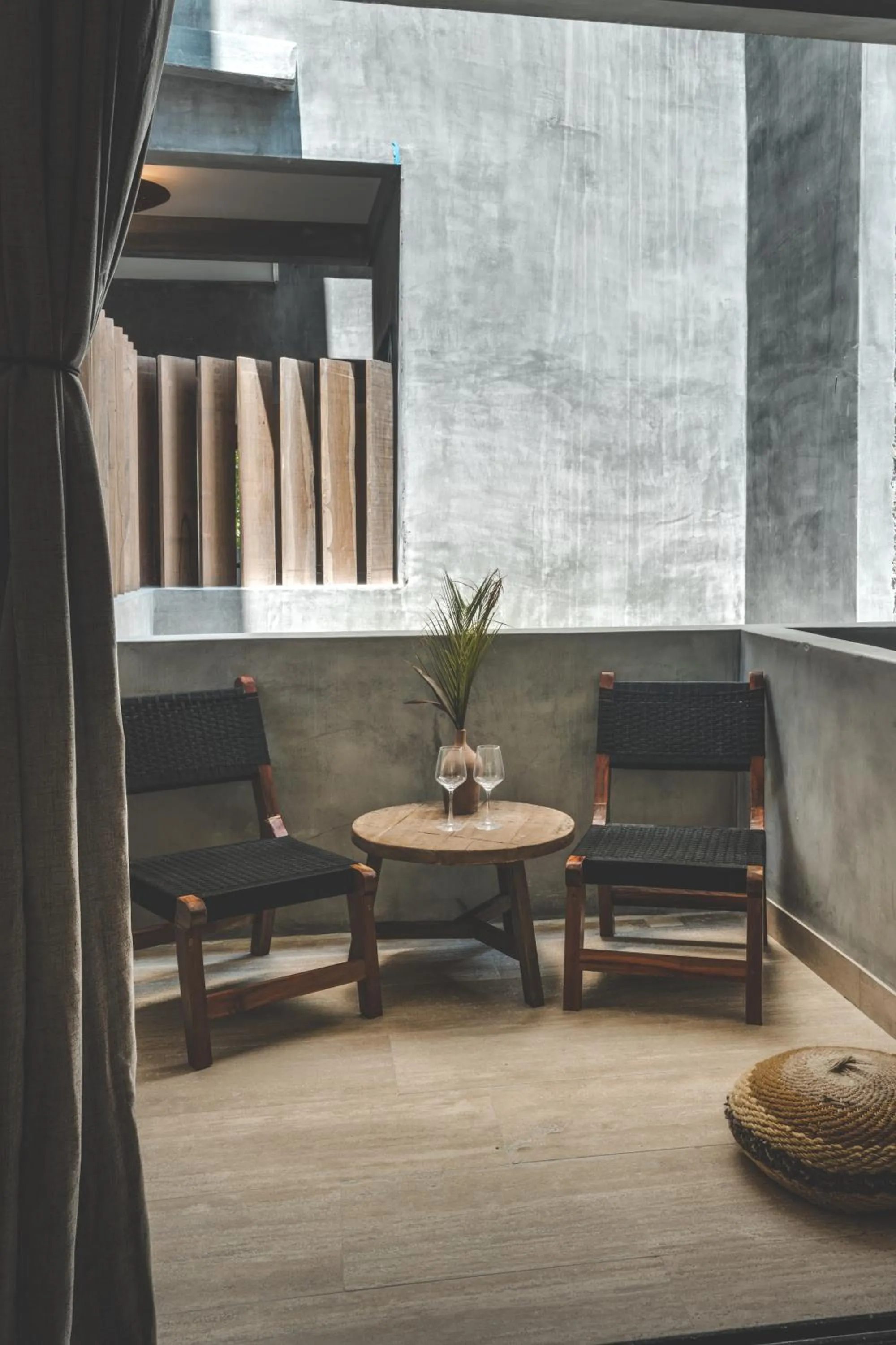 Balcony/Terrace in Urbano by Sundara