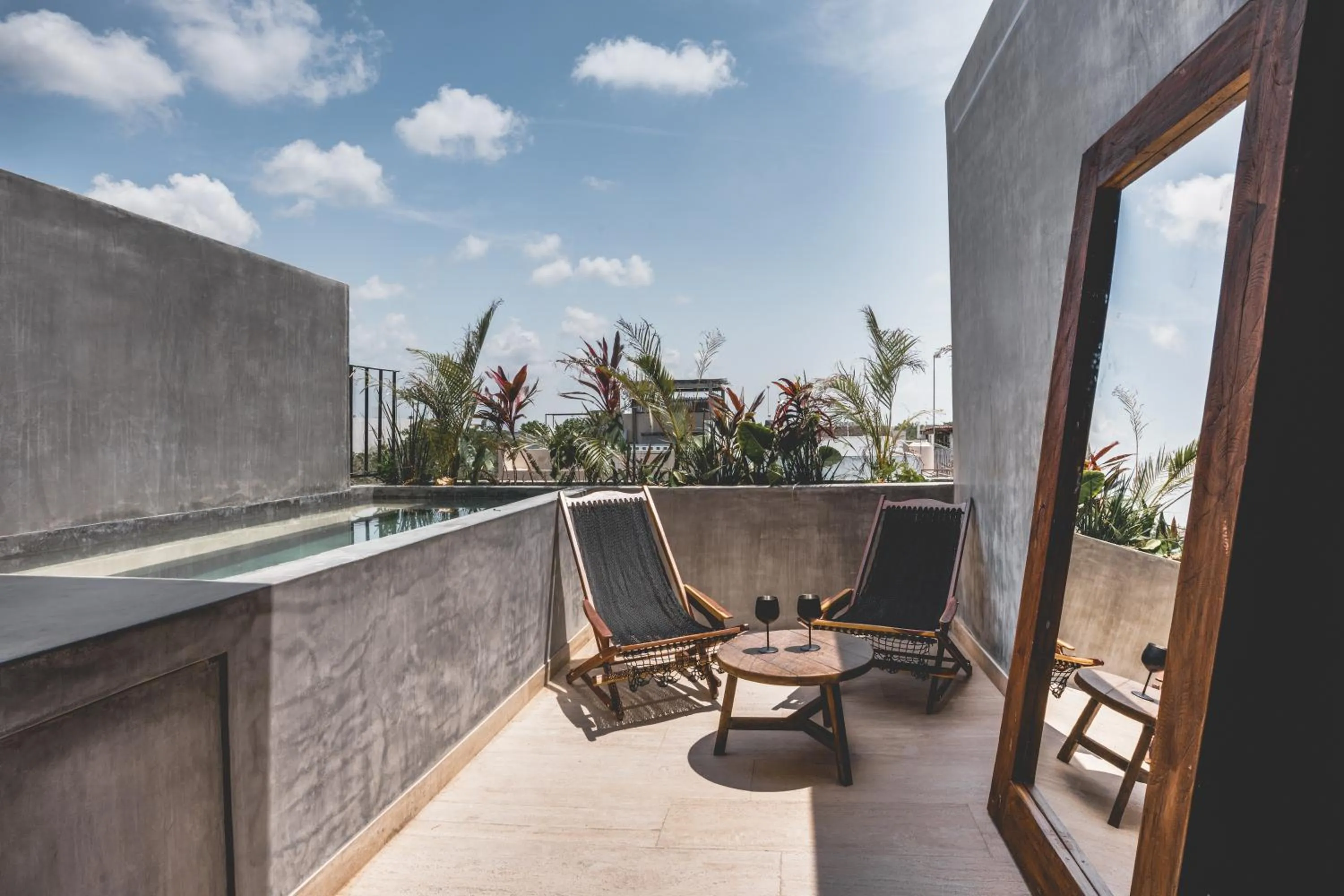 Balcony/Terrace in Urbano by Sundara