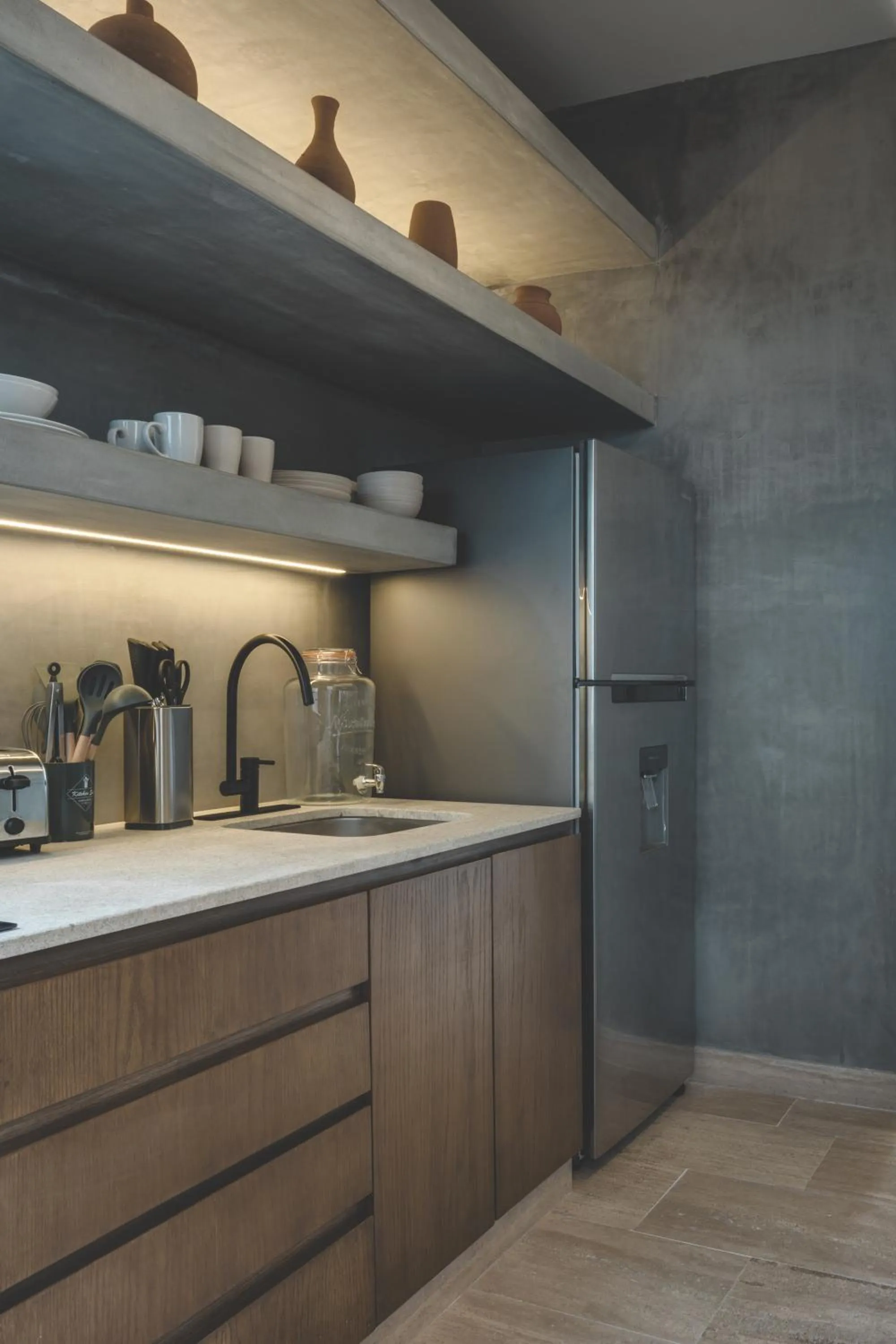 Kitchen or kitchenette in Urbano by Sundara