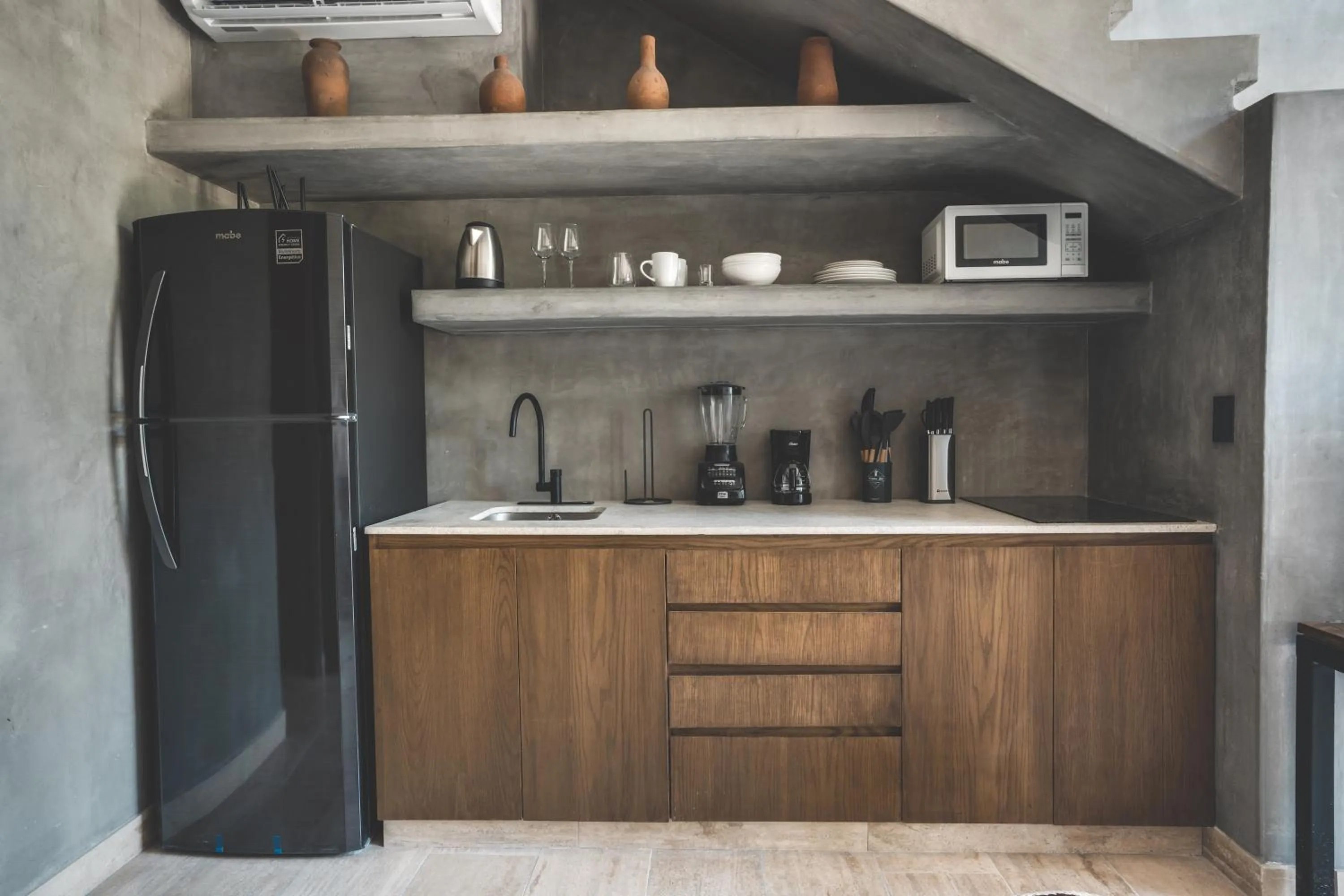 Kitchen or kitchenette in Urbano by Sundara