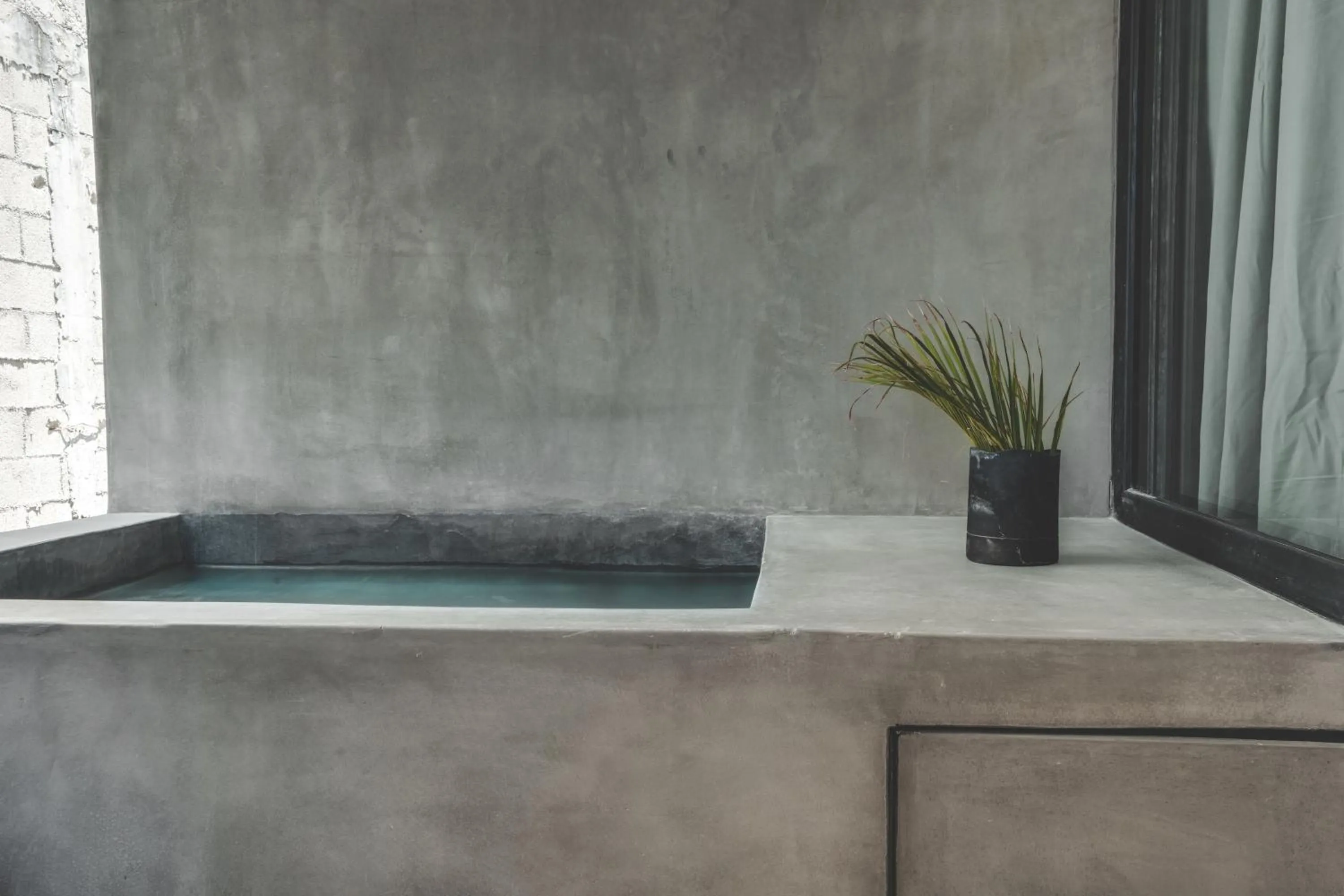 Swimming pool in Urbano by Sundara