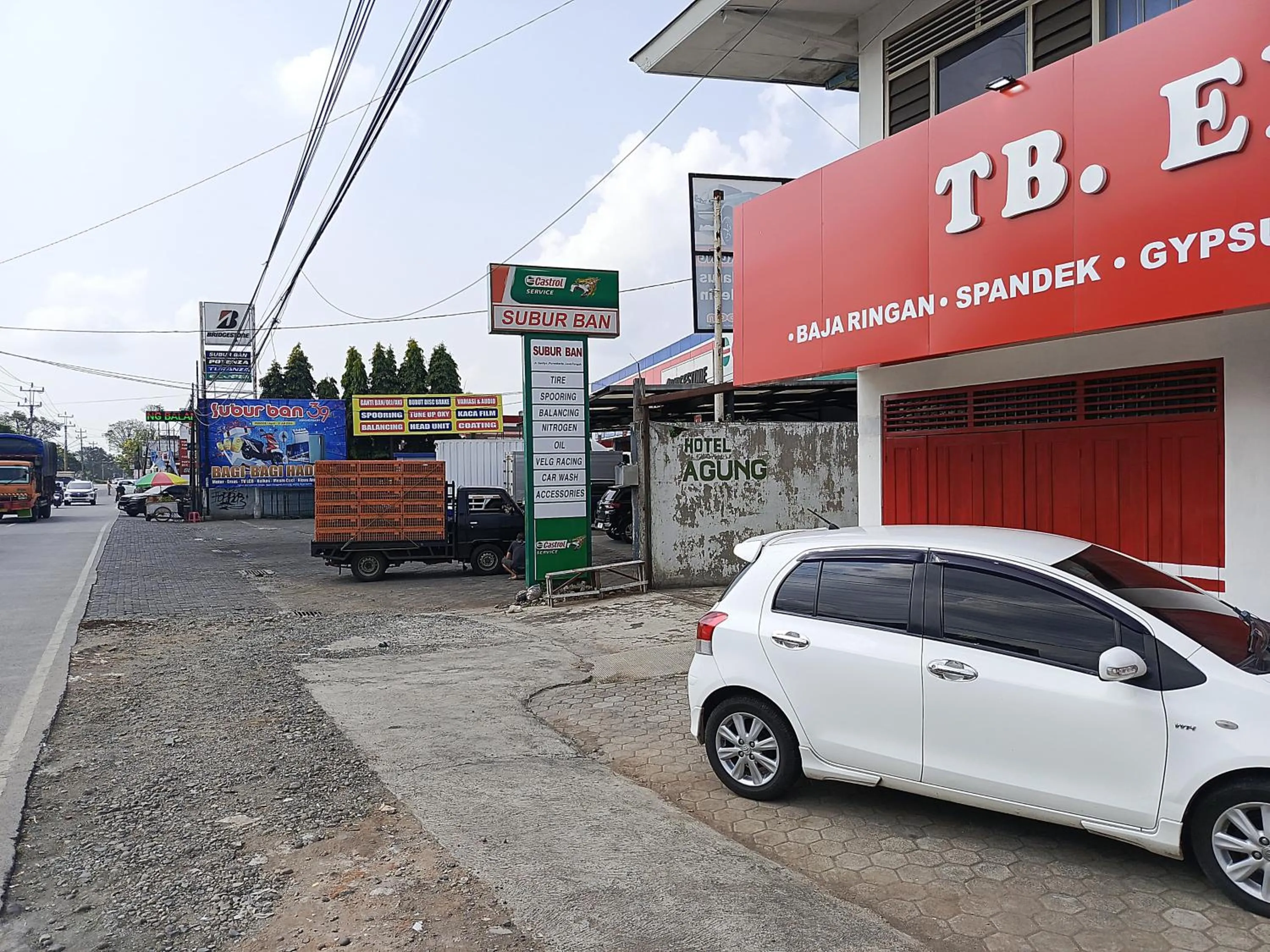 Facade/entrance in Hotel O Dian Asih Rooms