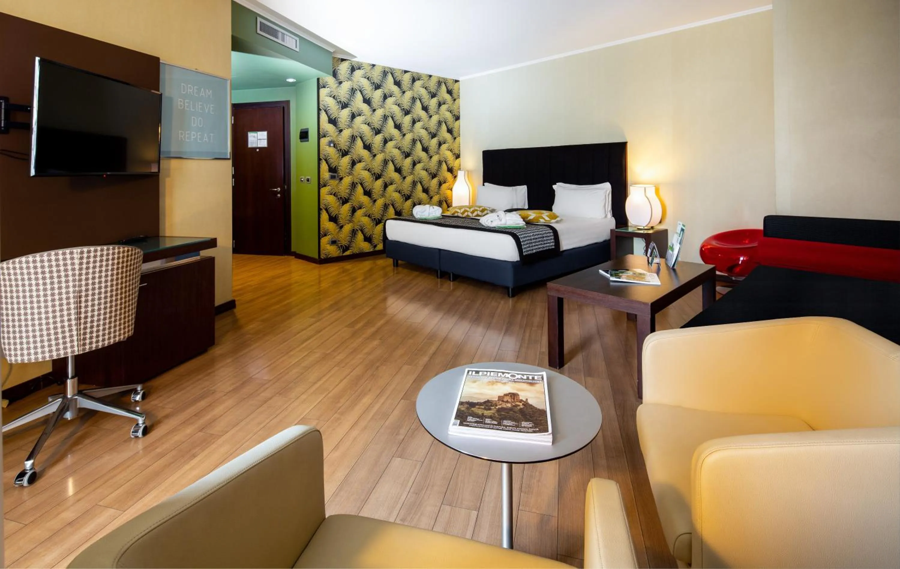 Bed in Holiday Inn Turin Corso Francia by IHG