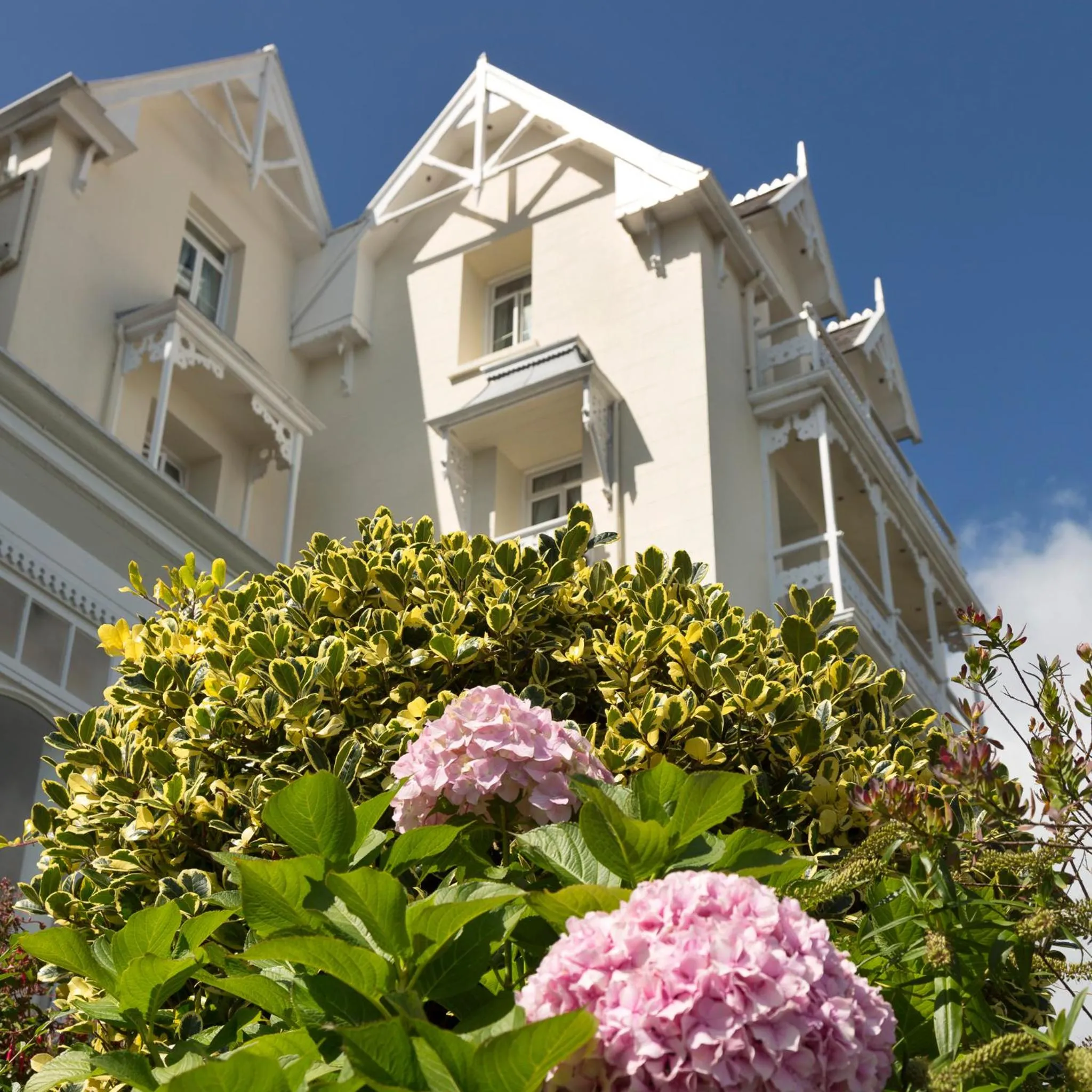 Property building in Somerville Hotel