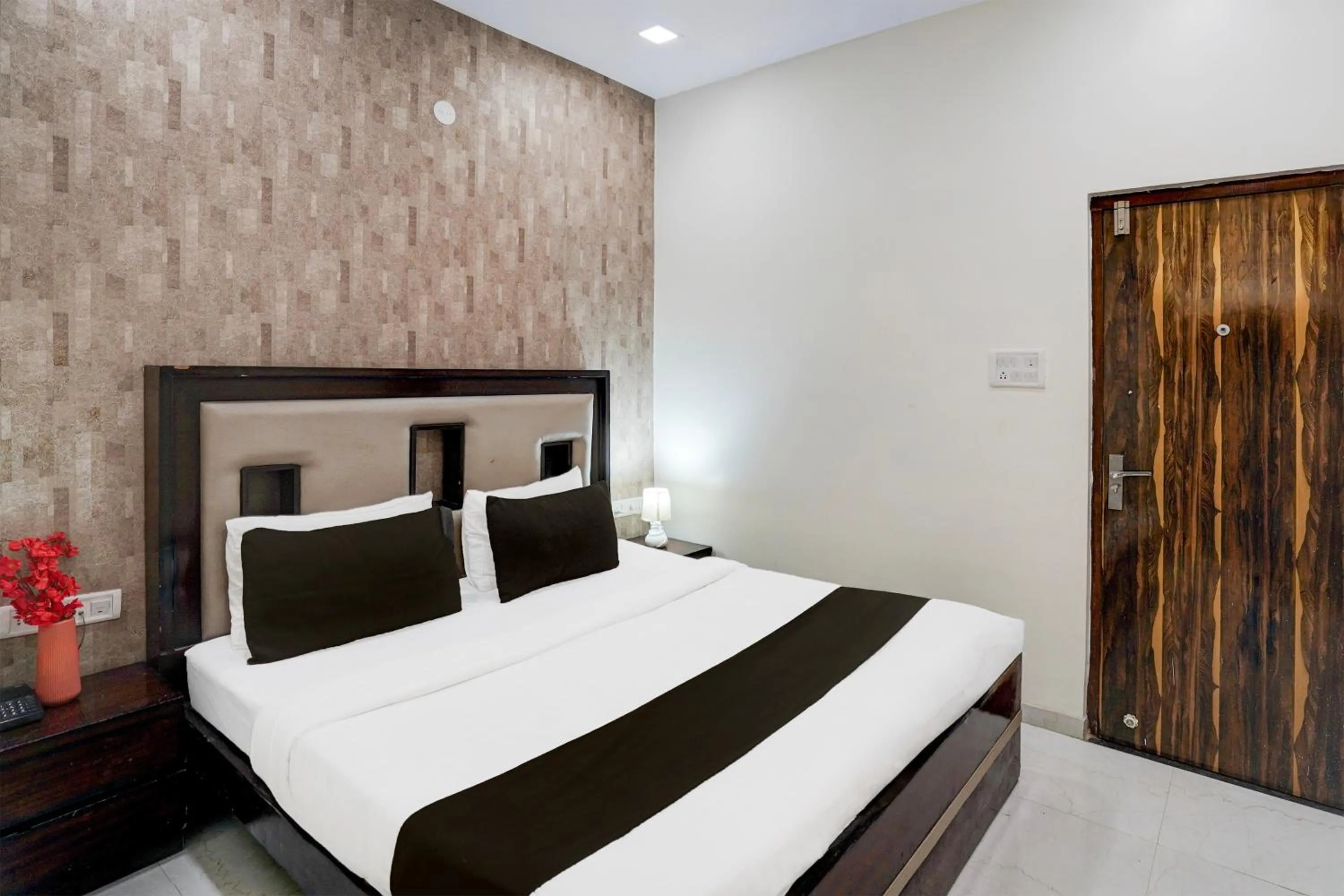 Bedroom, Bed in Super Hotel O Itwari Railway Station Formerly Hotel Prime