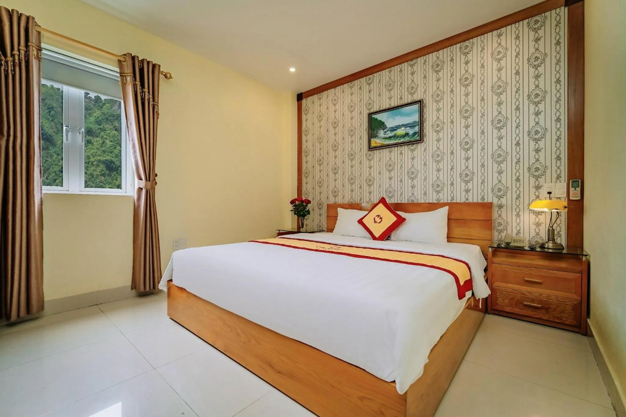 Bed in Chu Long Hotel & Spa