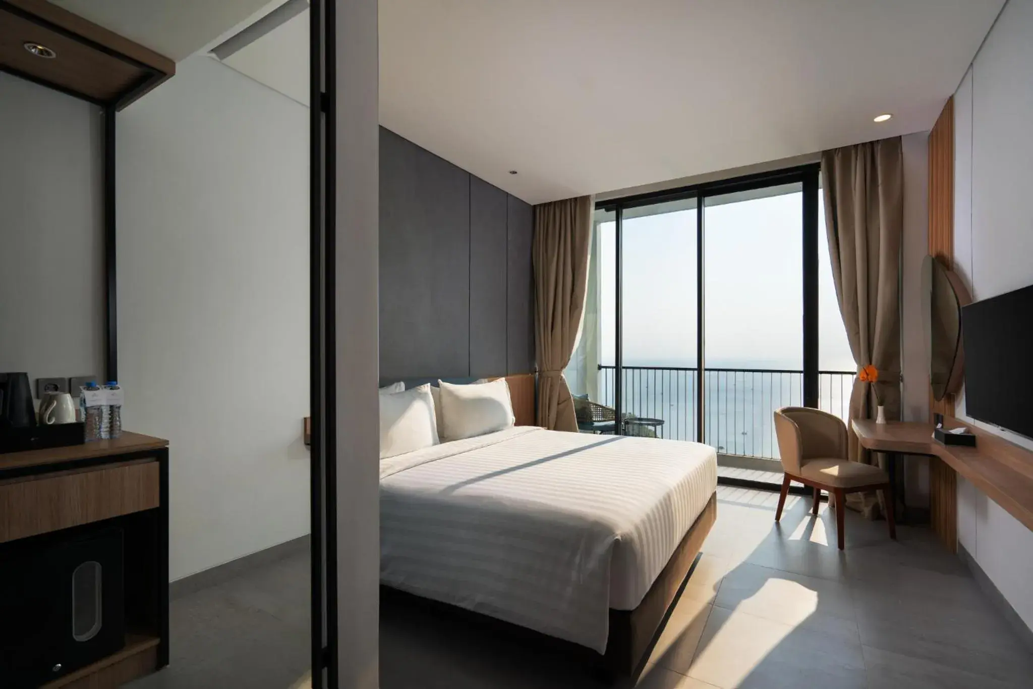 Standard Queen Room in Laska Hotel & Resort Ciletuh Standard Queen Room in Laska Hotel & Resort Ciletuh