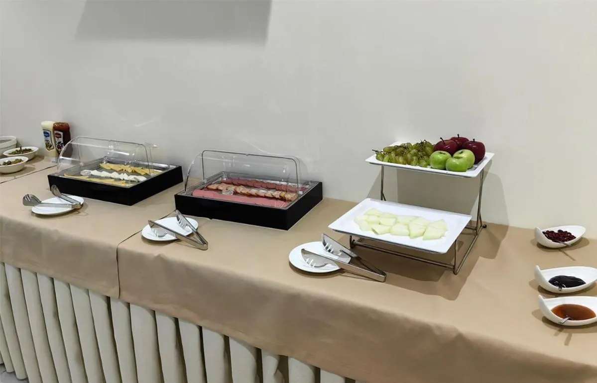 Restaurant/places to eat in Reikartz Qarshi