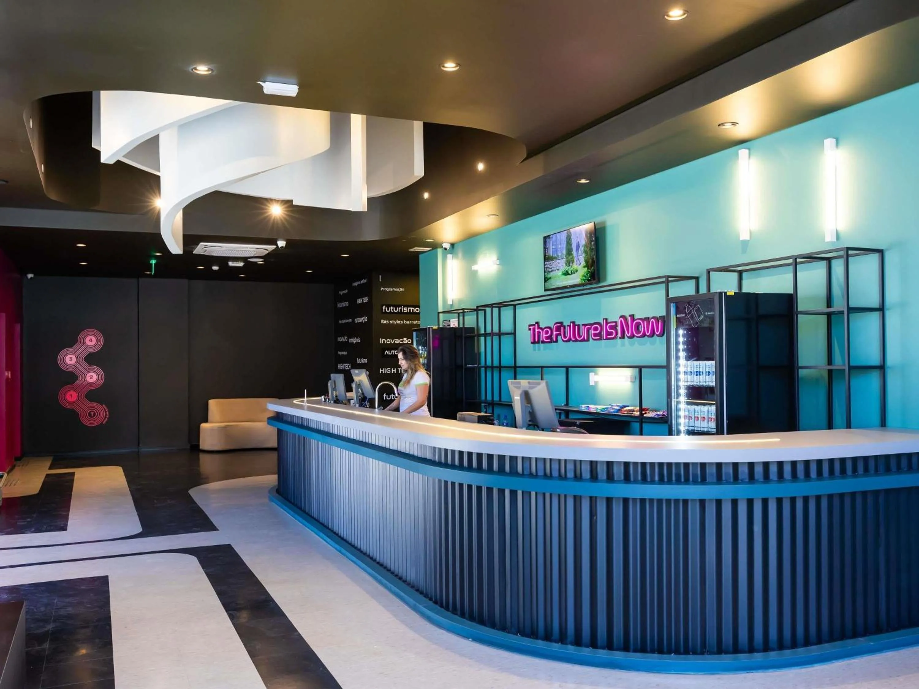 Lounge or bar in Ibis Styles Barretos