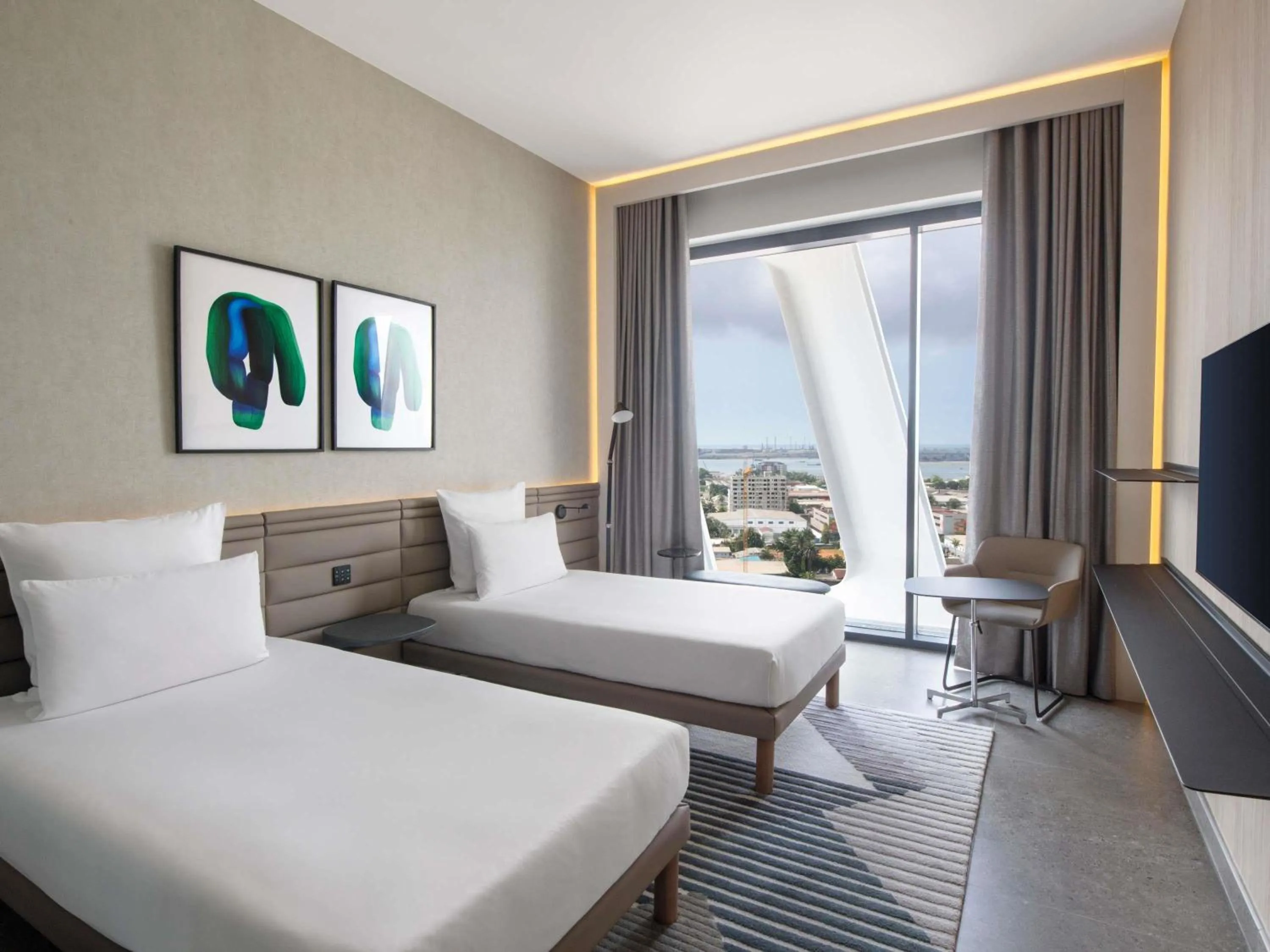 Bedroom, Bed in Novotel Abidjan Marcory