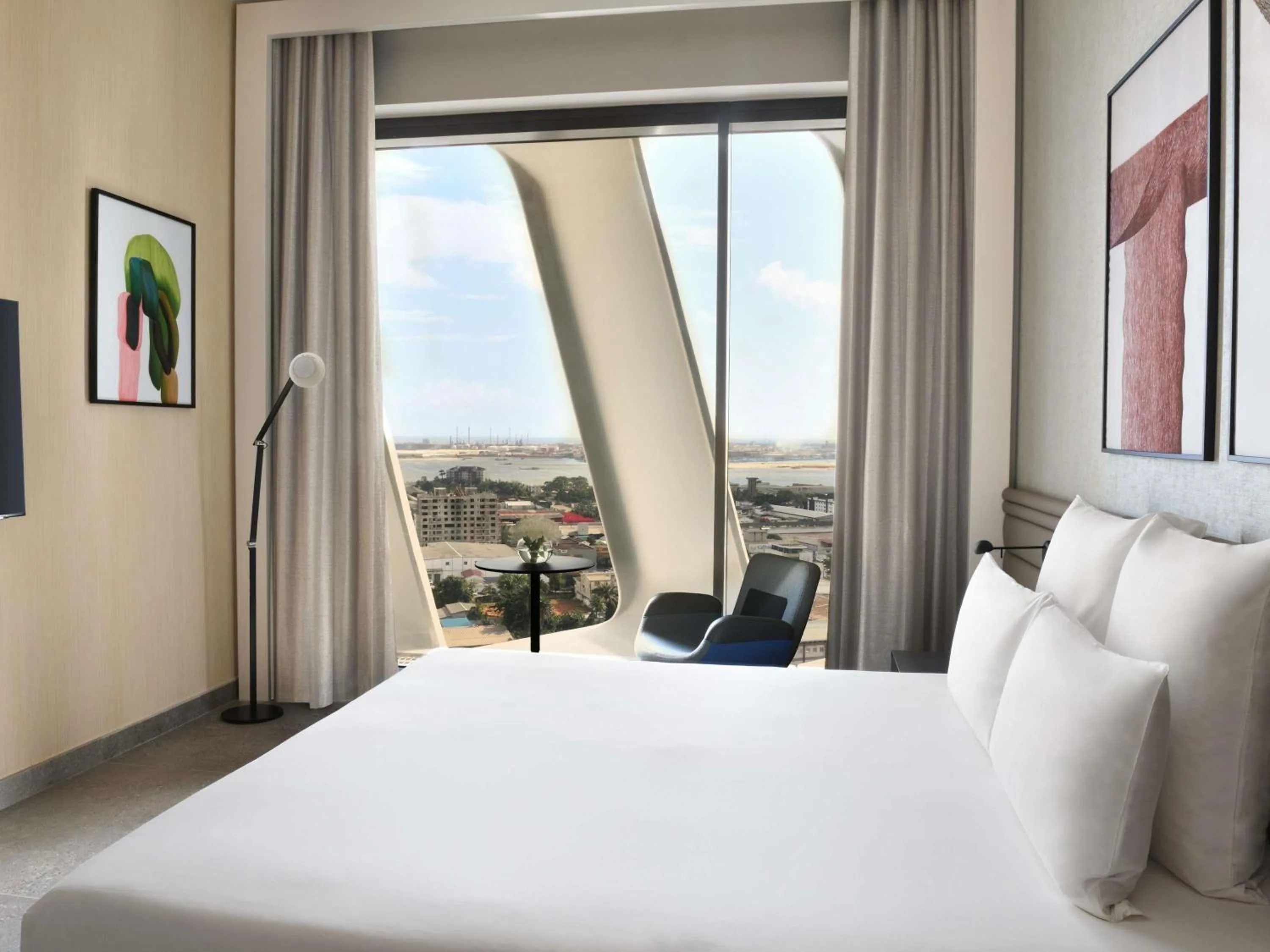 Bedroom, Bed in Novotel Abidjan Marcory