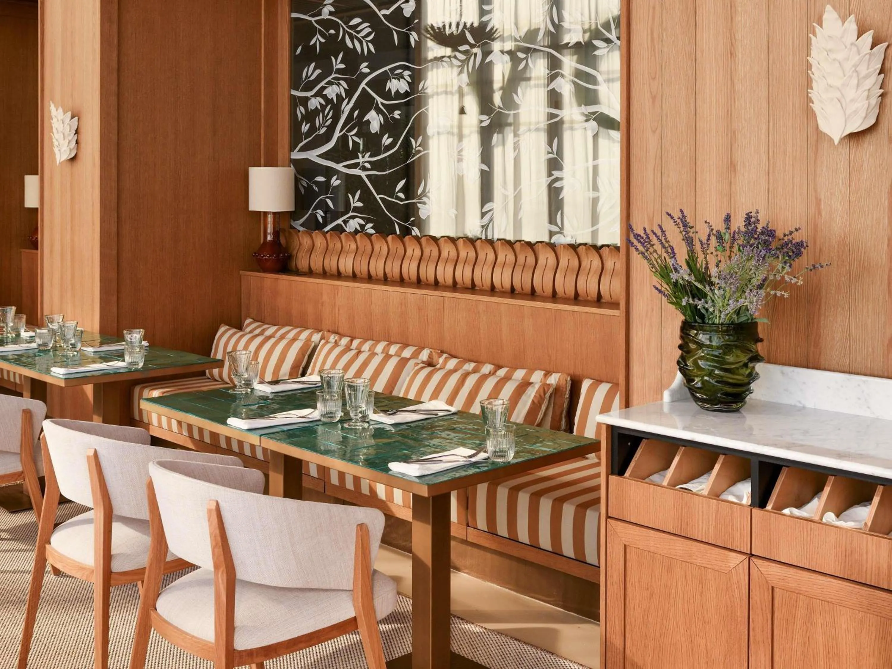 Restaurant/places to eat in Novotel Abidjan Marcory