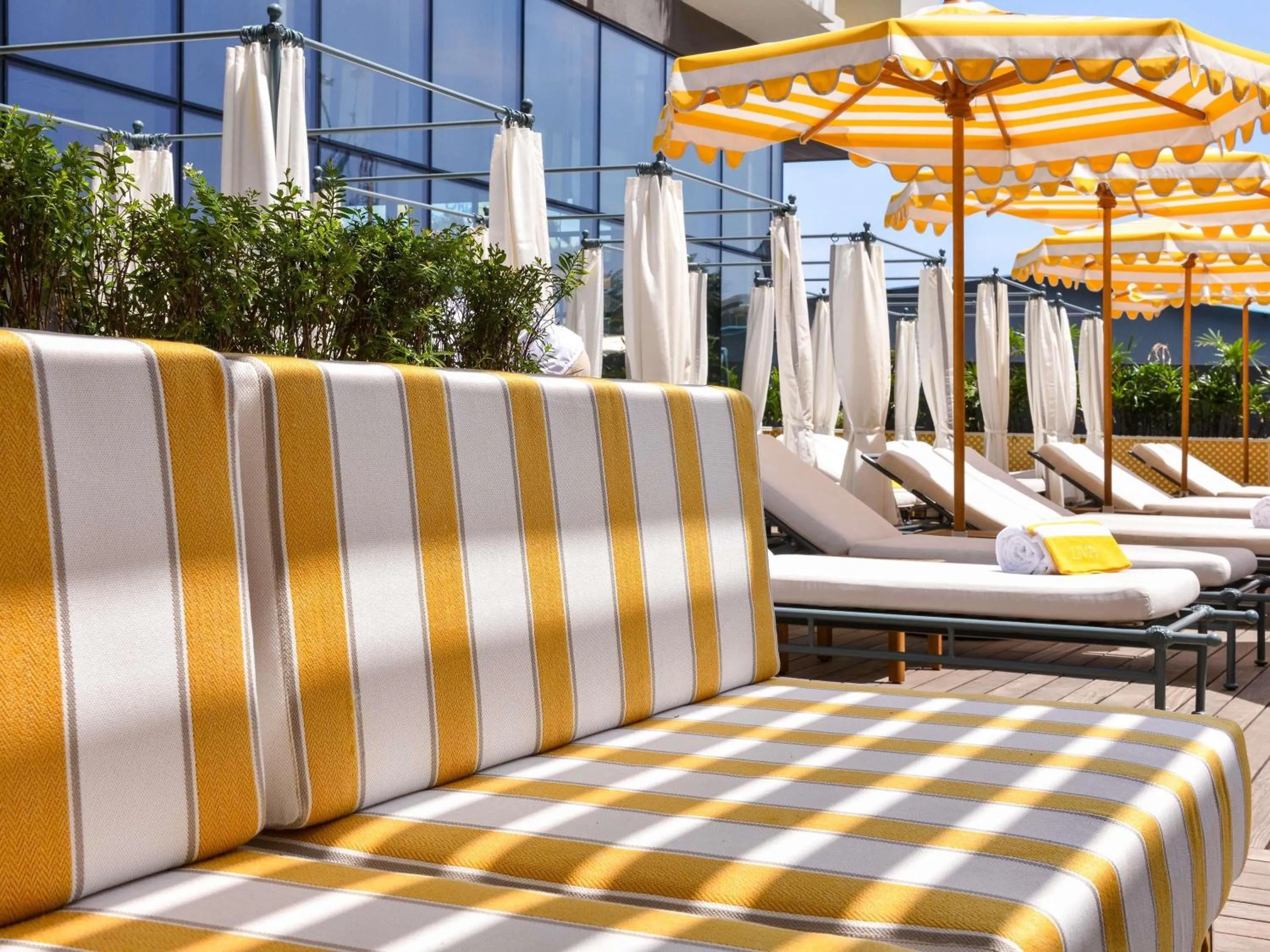 Lounge or bar in Novotel Abidjan Marcory