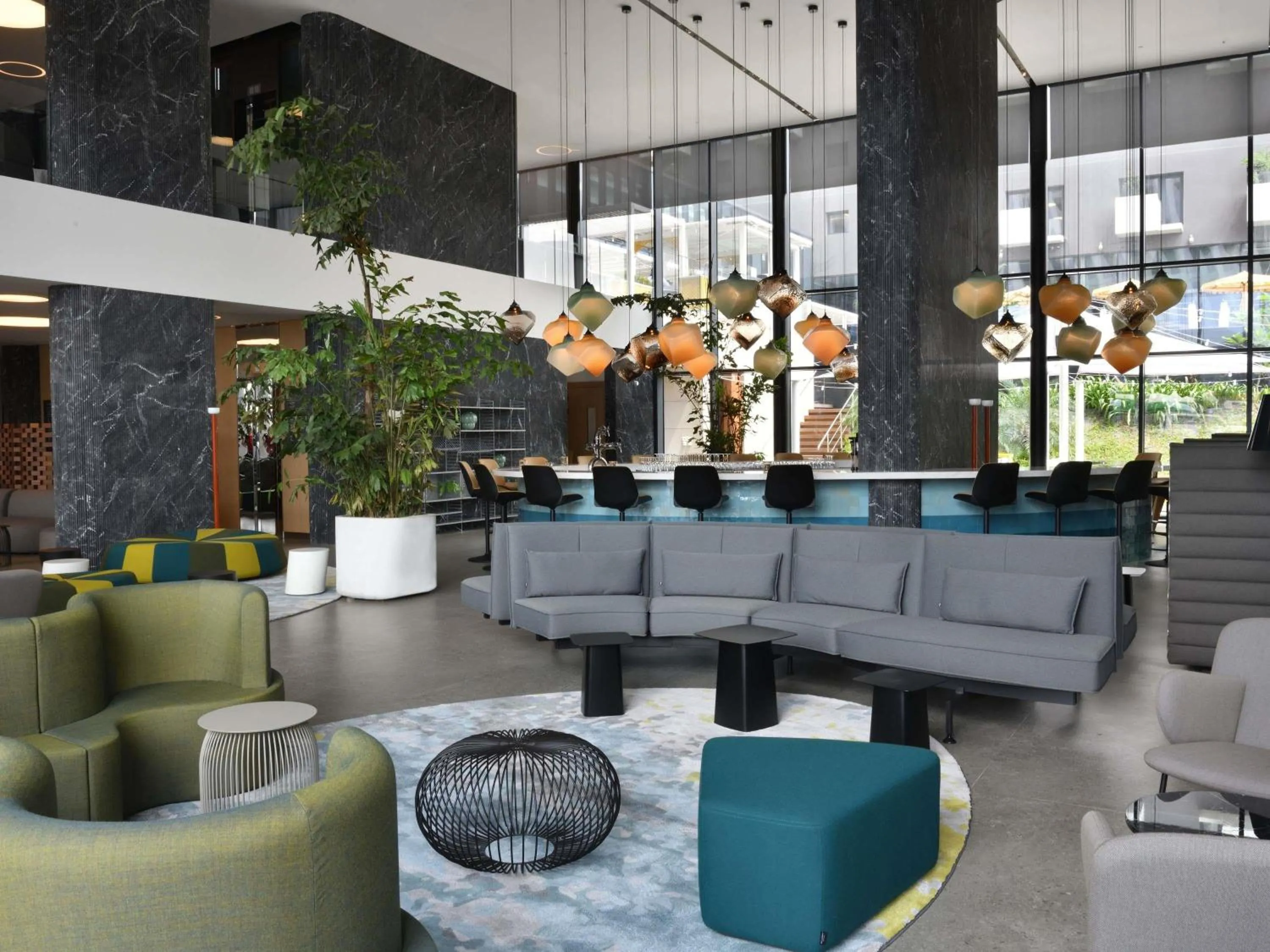 Lounge or bar in Novotel Abidjan Marcory