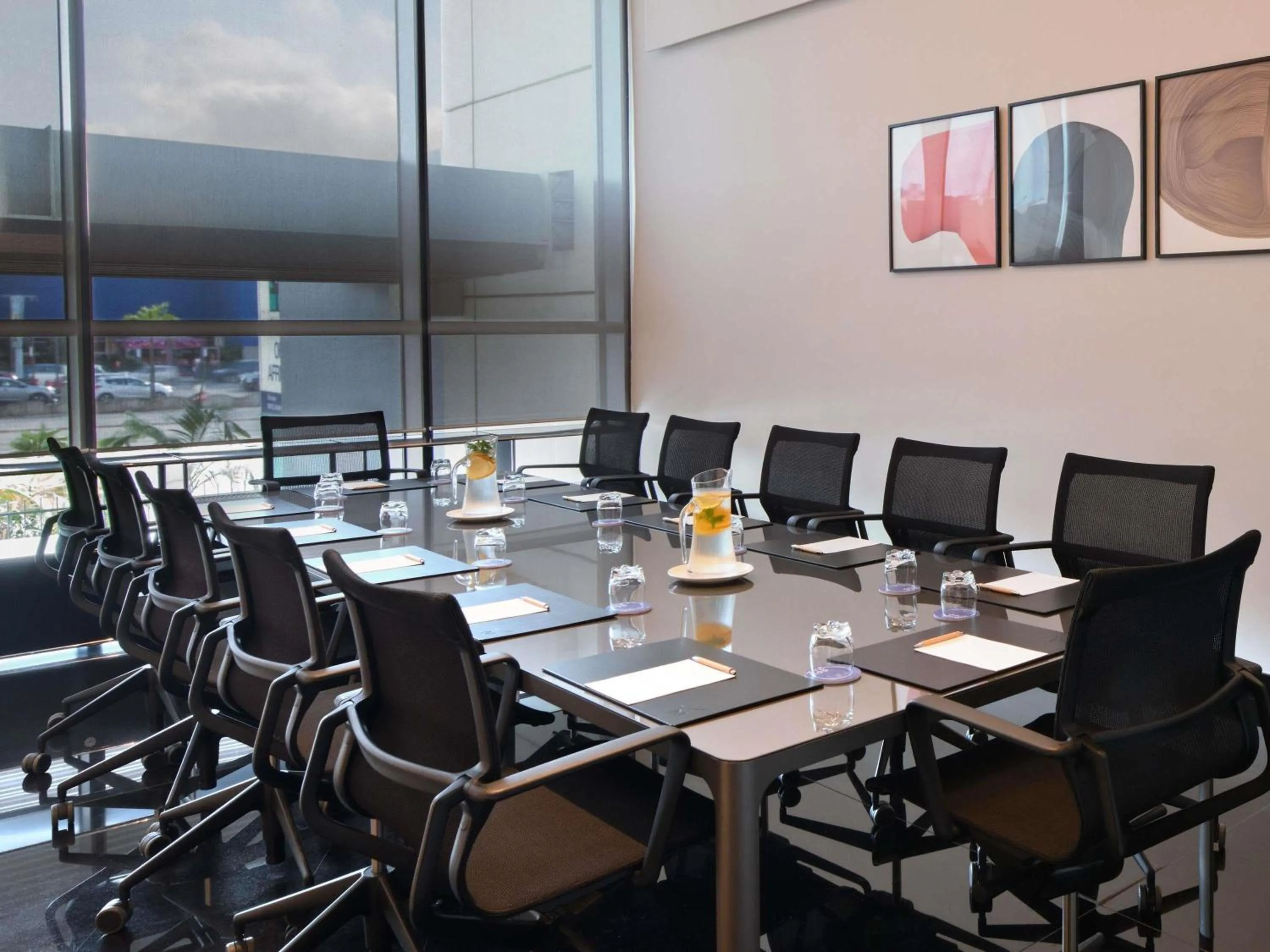 Meeting/conference room in Novotel Abidjan Marcory