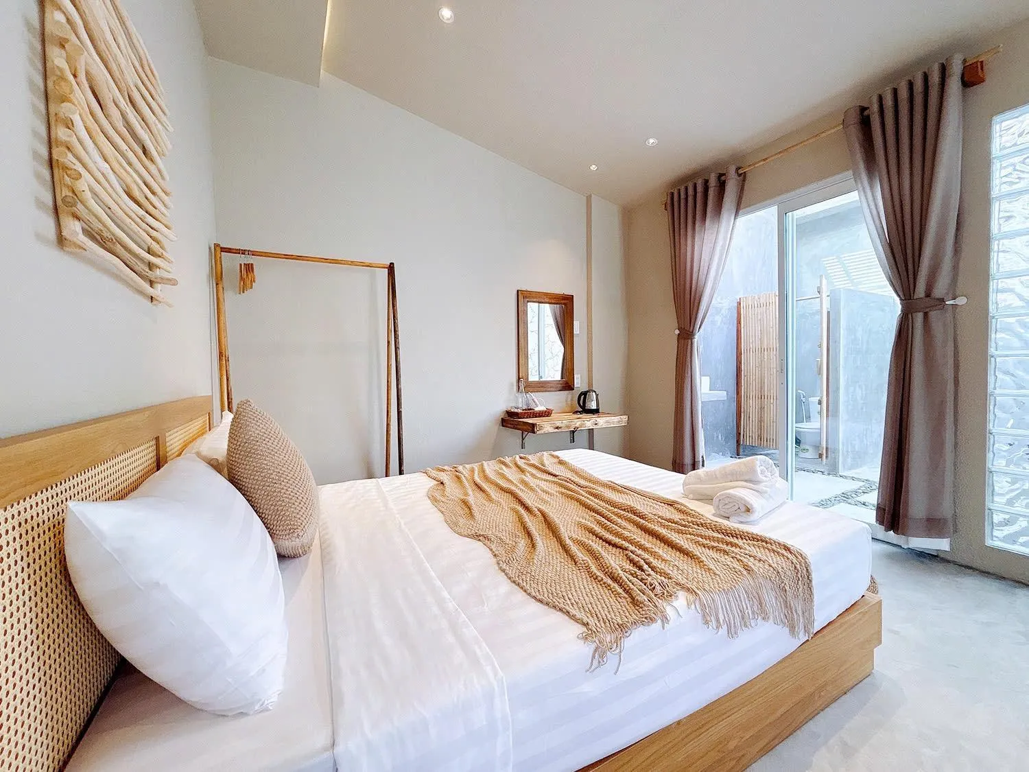 Bed in Emerald Beach Homestay