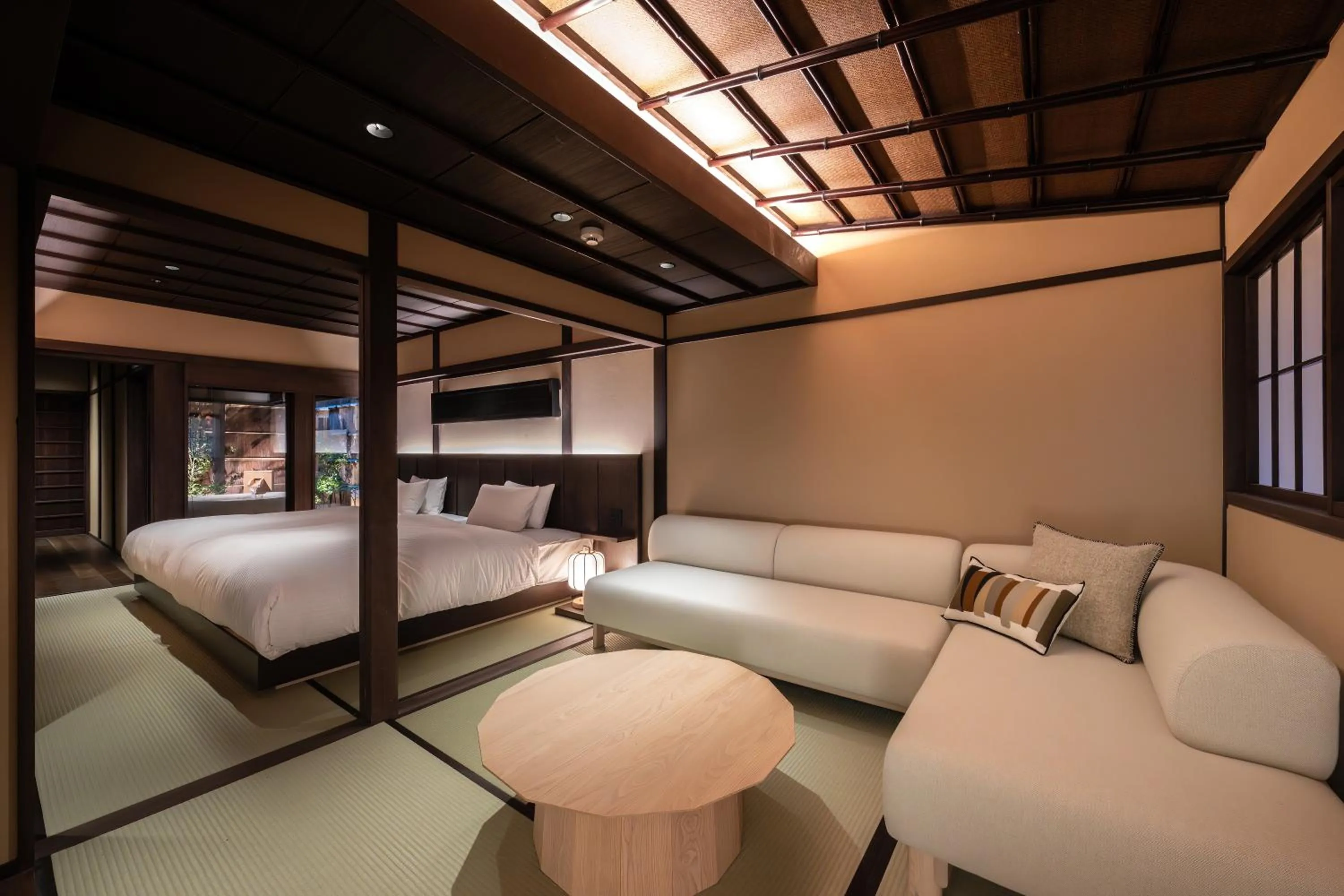 Bed in Nazuna Kyoto Higashi Honganji