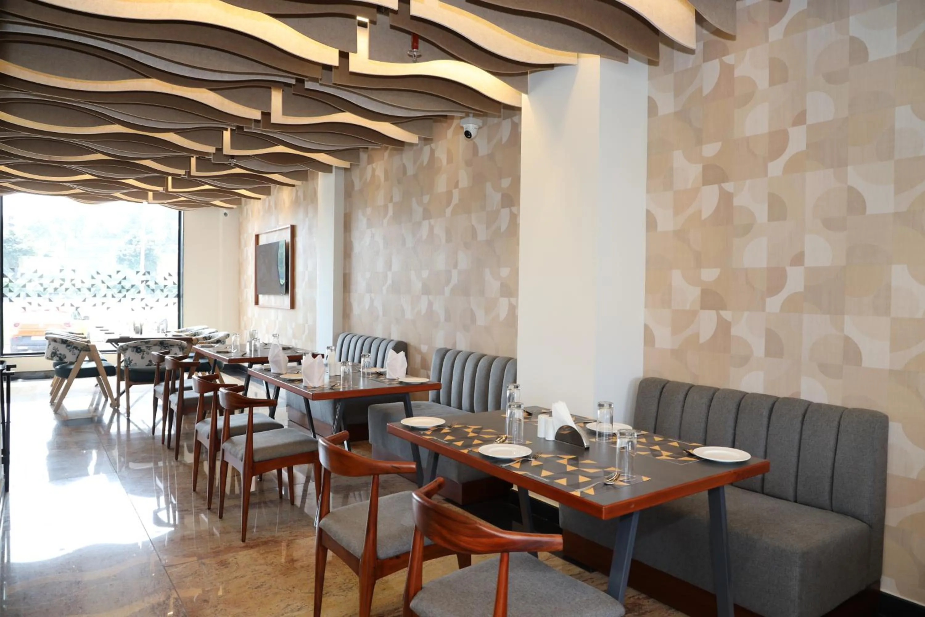Restaurant/places to eat in The Citi Residenci Hotel, Banskopa