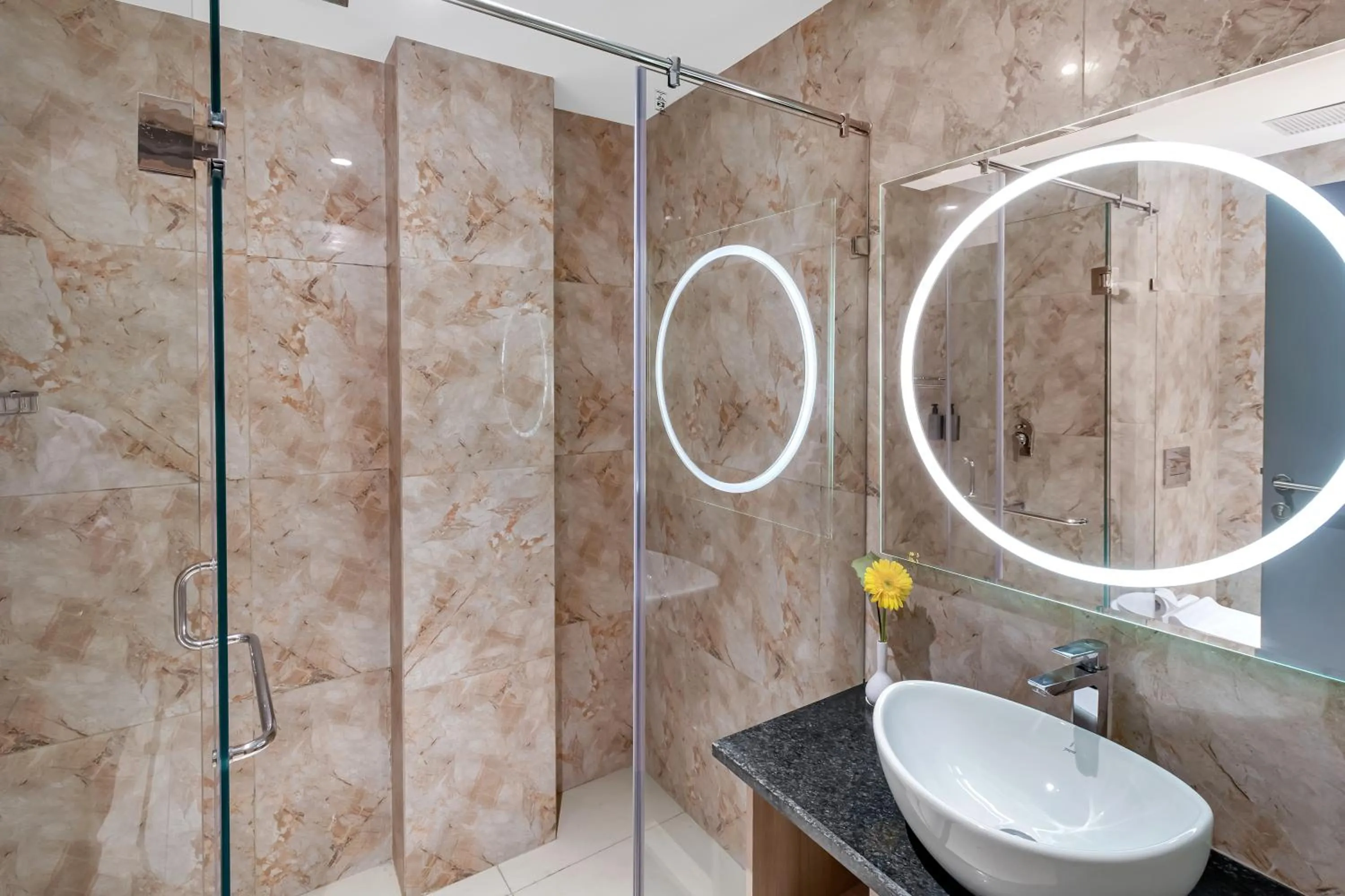 Bathroom in The Citi Residenci Hotel, Banskopa