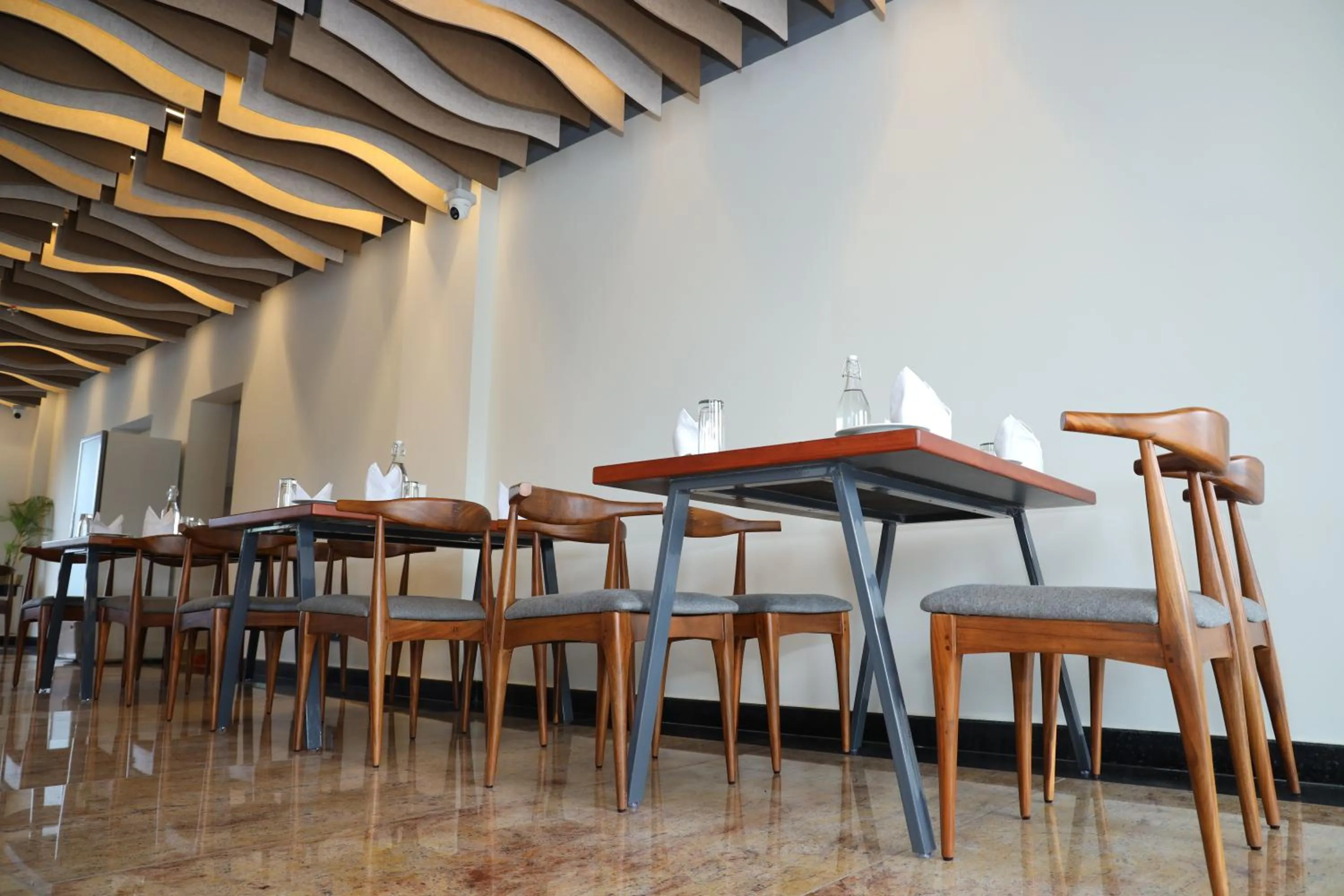 Restaurant/places to eat in The Citi Residenci Hotel, Banskopa