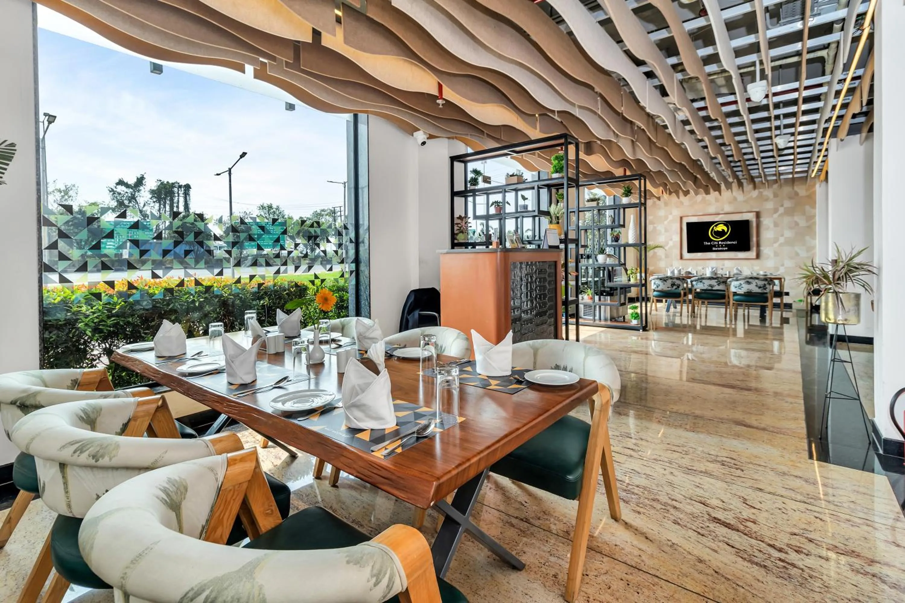 Restaurant/places to eat in The Citi Residenci Hotel, Banskopa