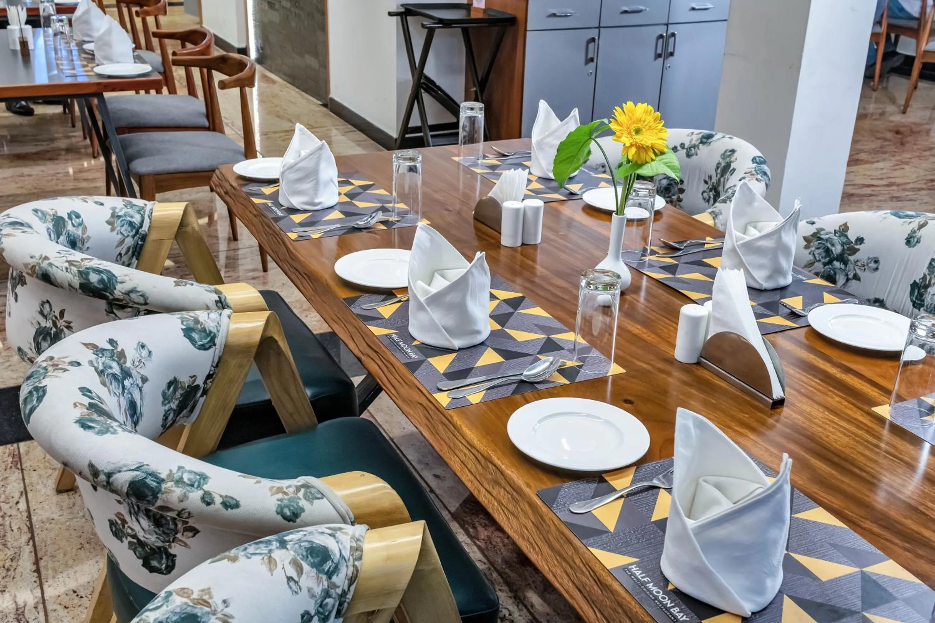 Restaurant/places to eat in The Citi Residenci Hotel, Banskopa