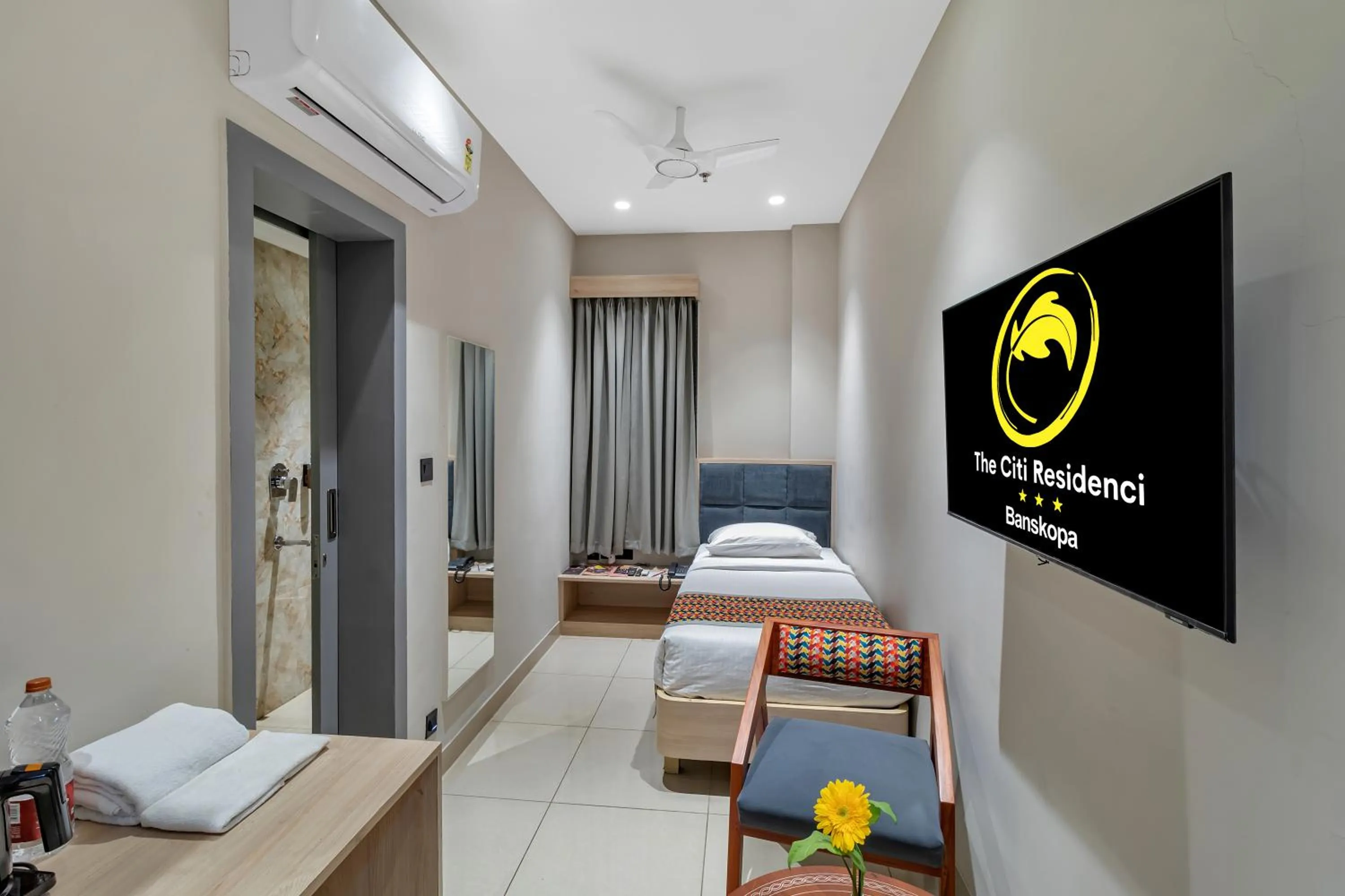 Bedroom, Bed in The Citi Residenci Hotel, Banskopa