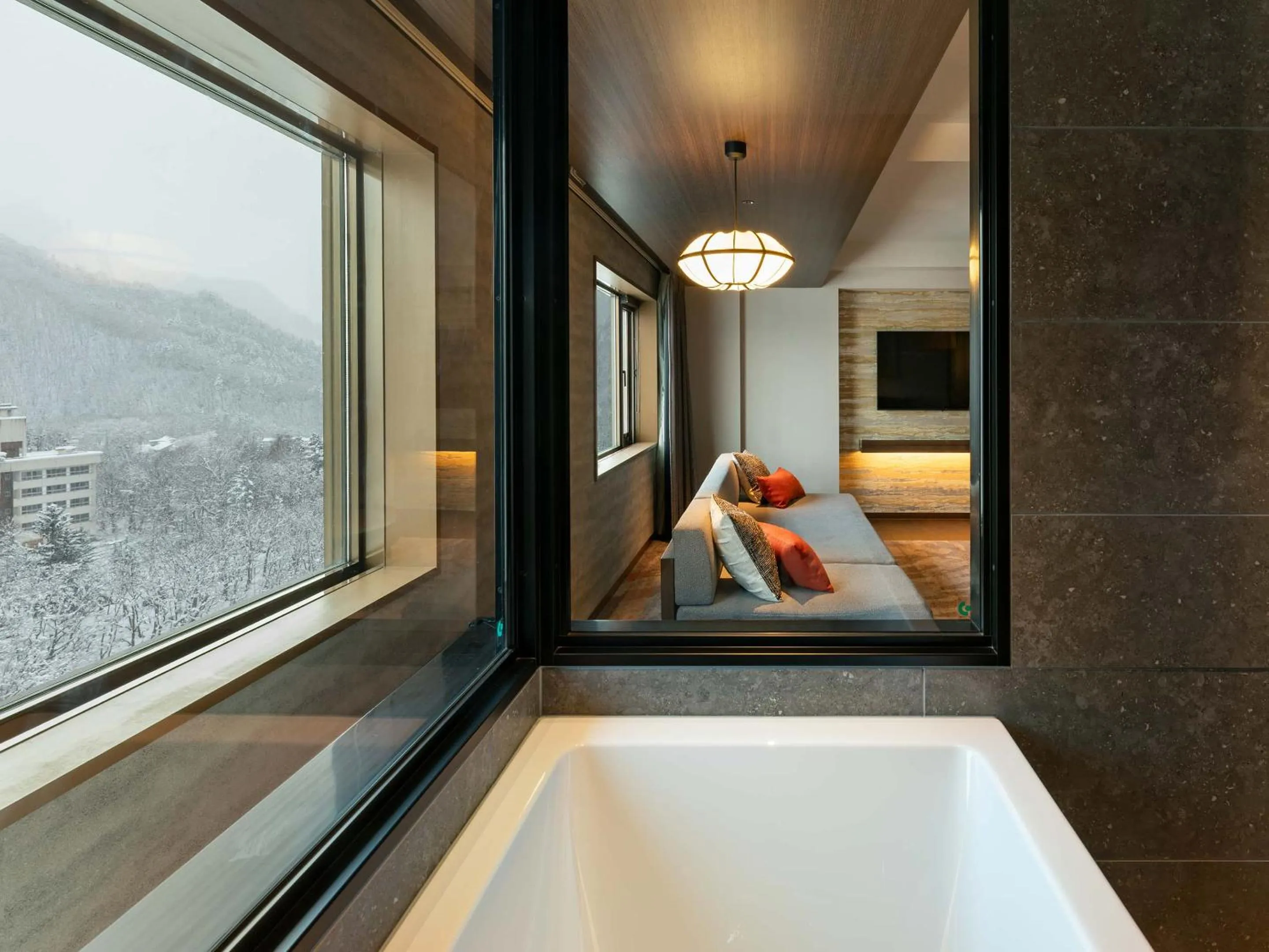 Bath, Bed in Executive Suite SUIREI
