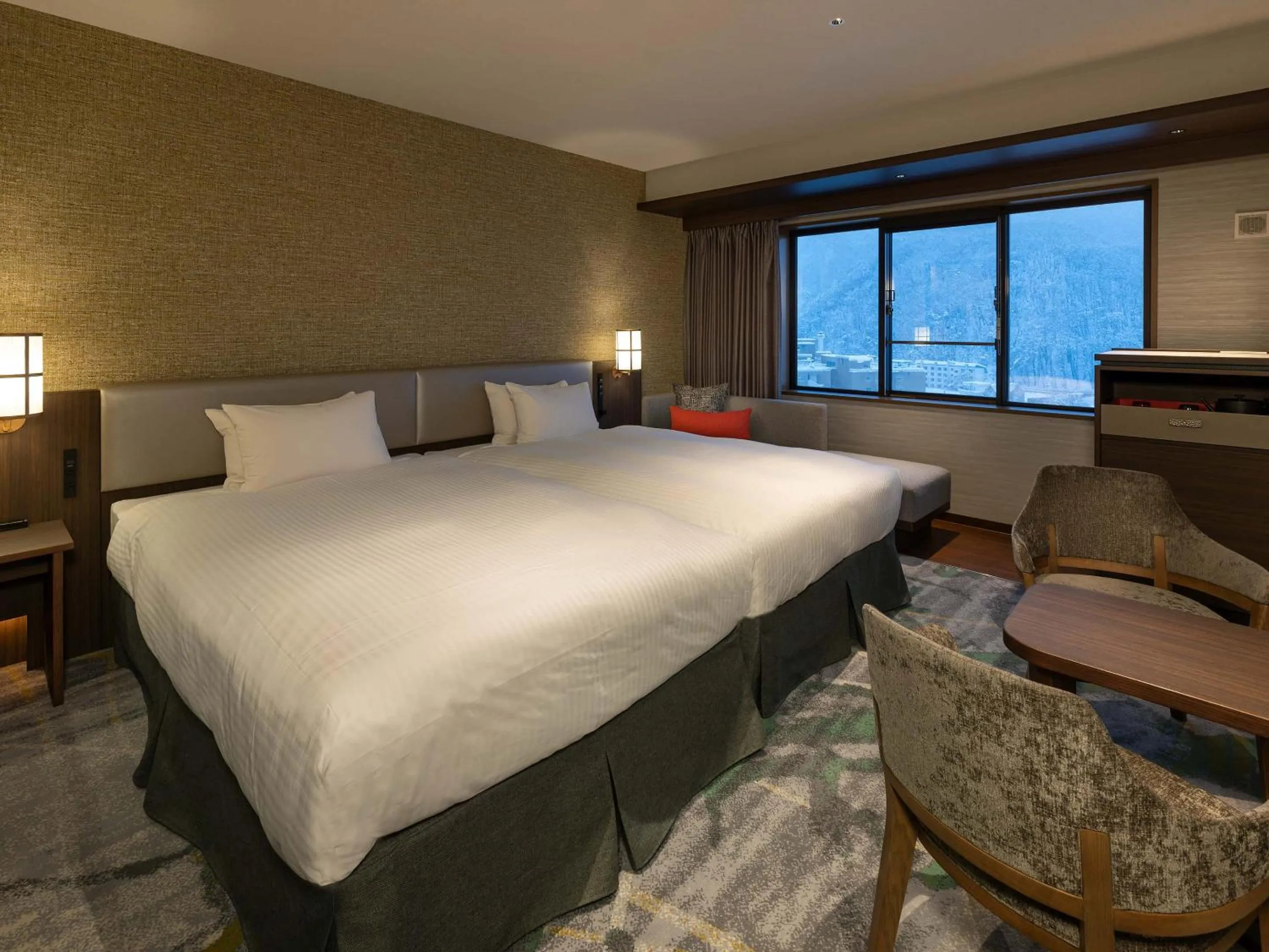 Photo of the whole room, Bed in Executive Suite SUIREI