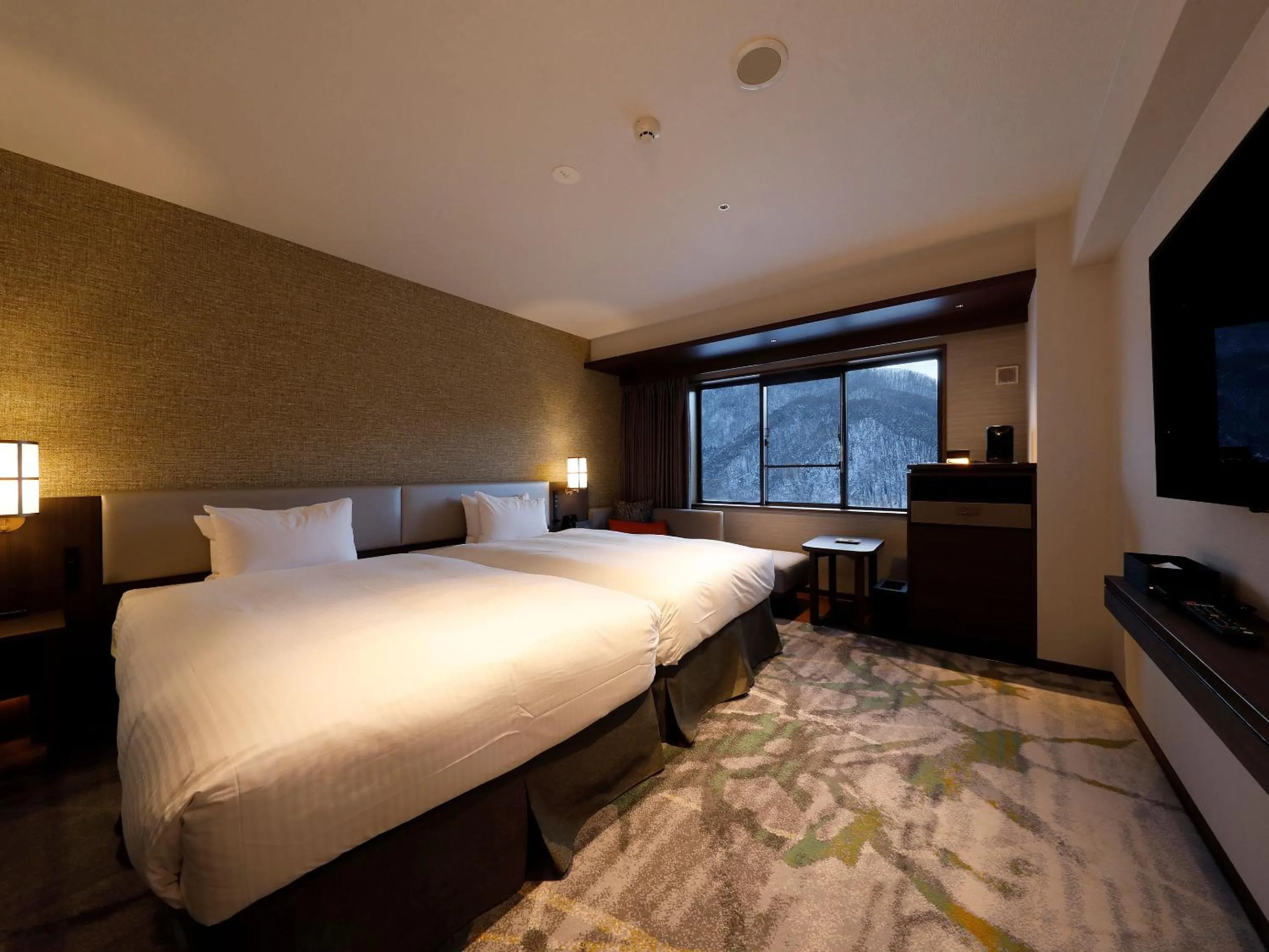 Photo of the whole room, Bed in Executive Suite SUIREI