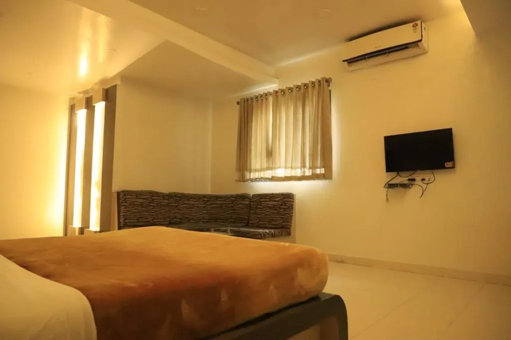 Bedroom, Bed in The Byke Embassy - Surat