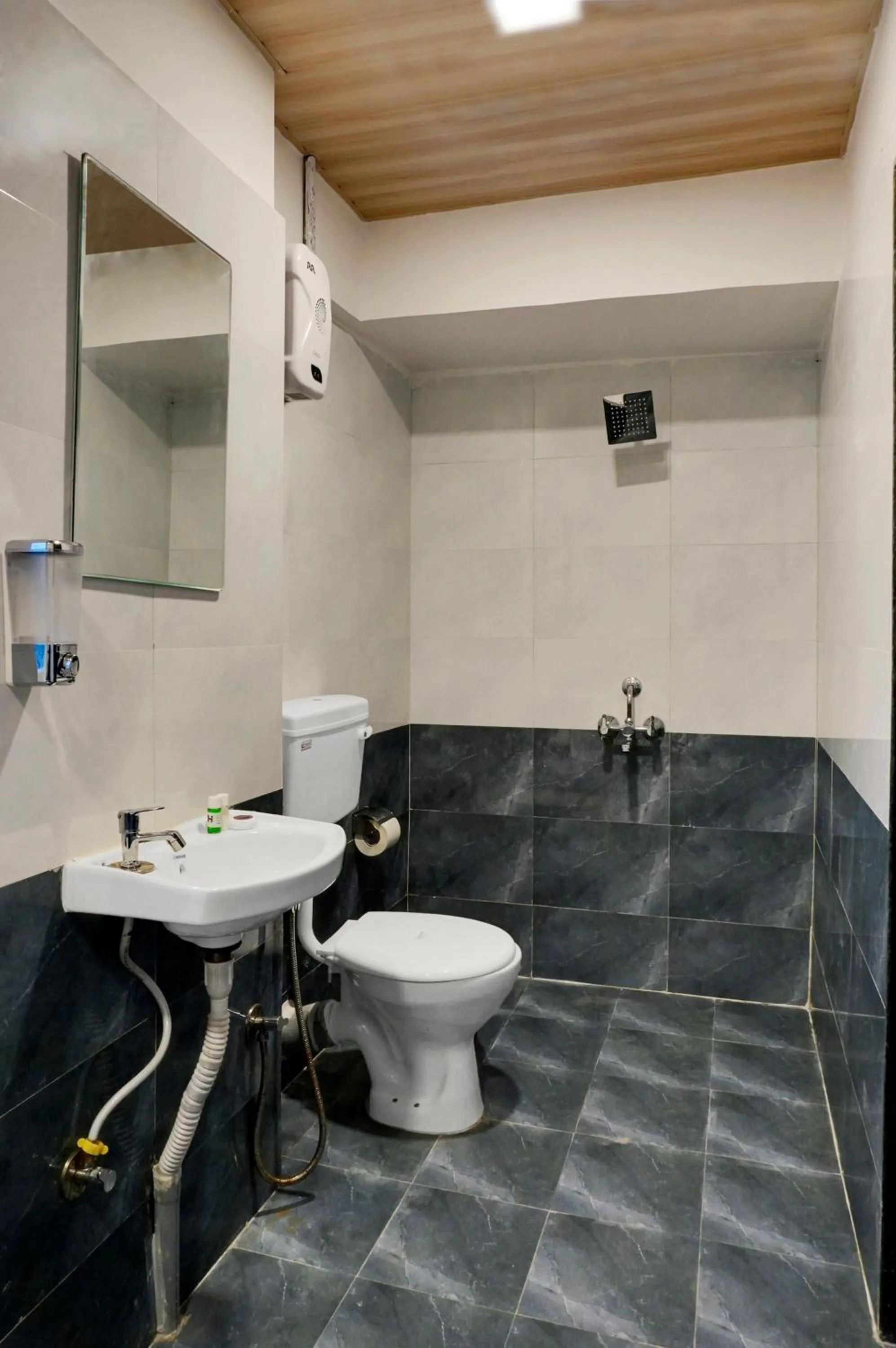 Toilet in Hotel Orchard Park