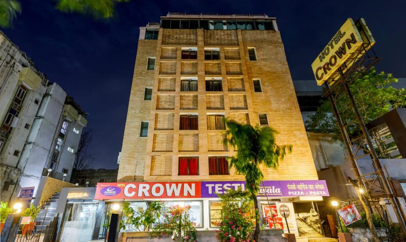 Property building in Hotel Crown