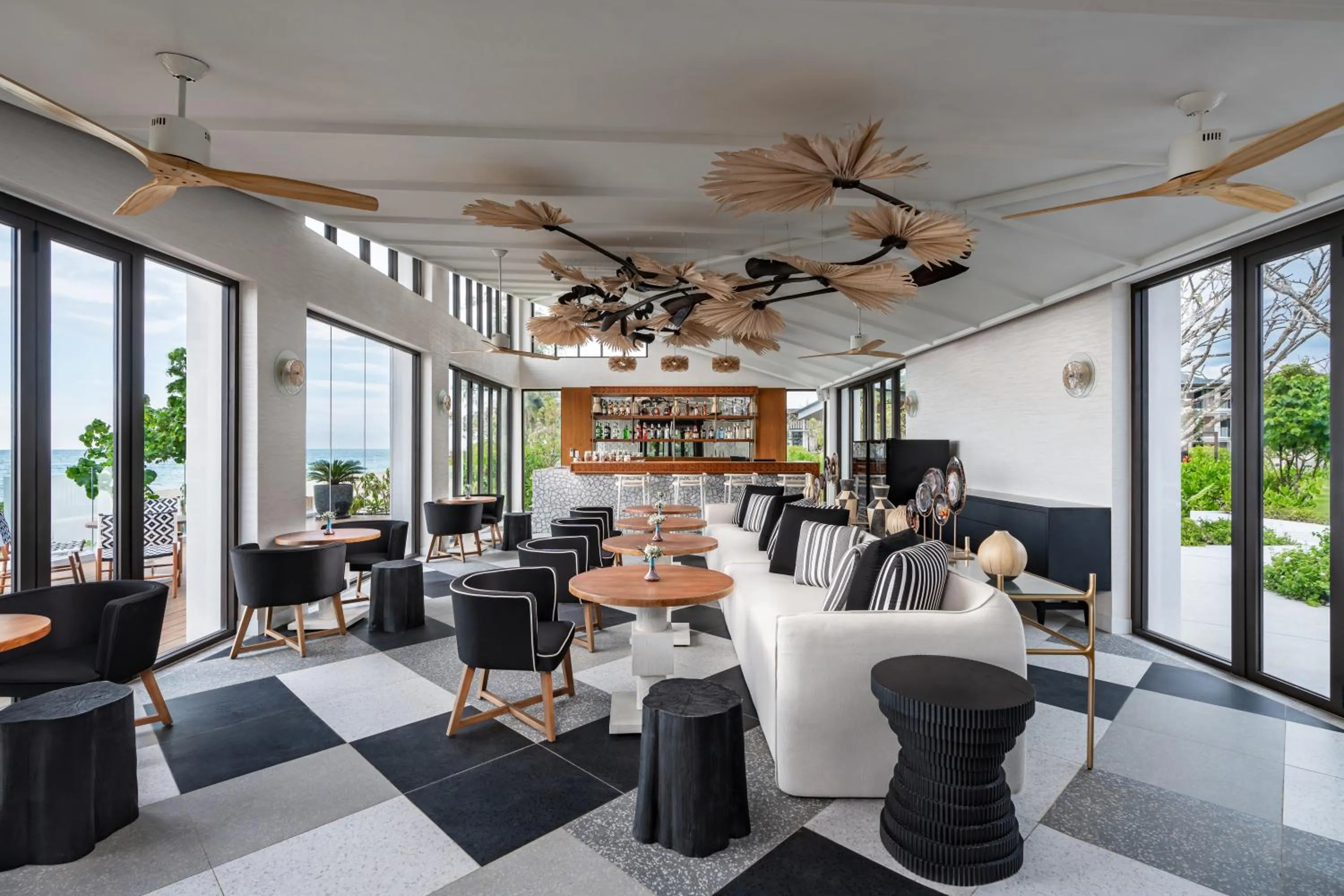 Lounge or bar in Khao Lak Marriott Beach Resort & Spa