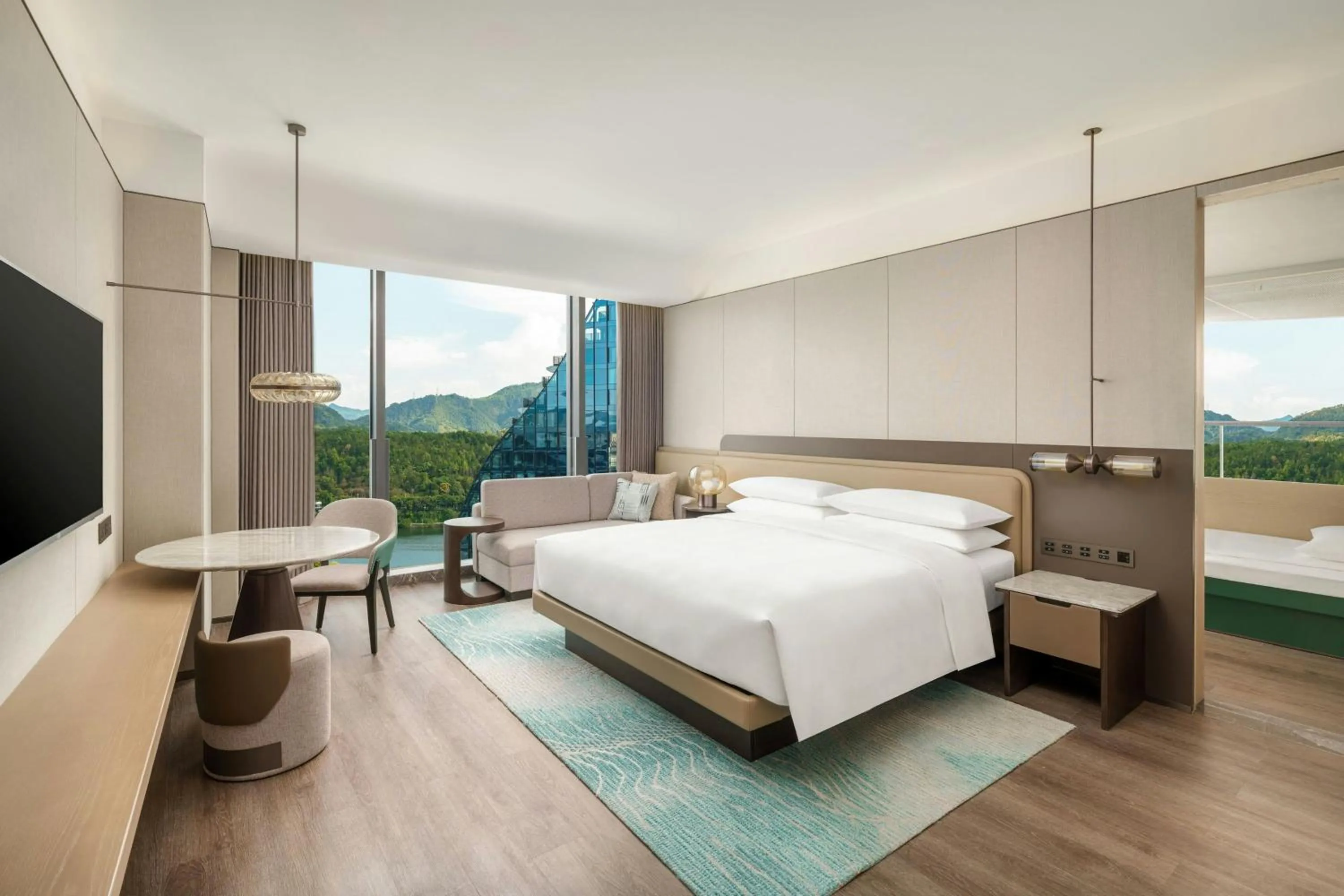 Bedroom, Bed in Lishui Marriott Hotel