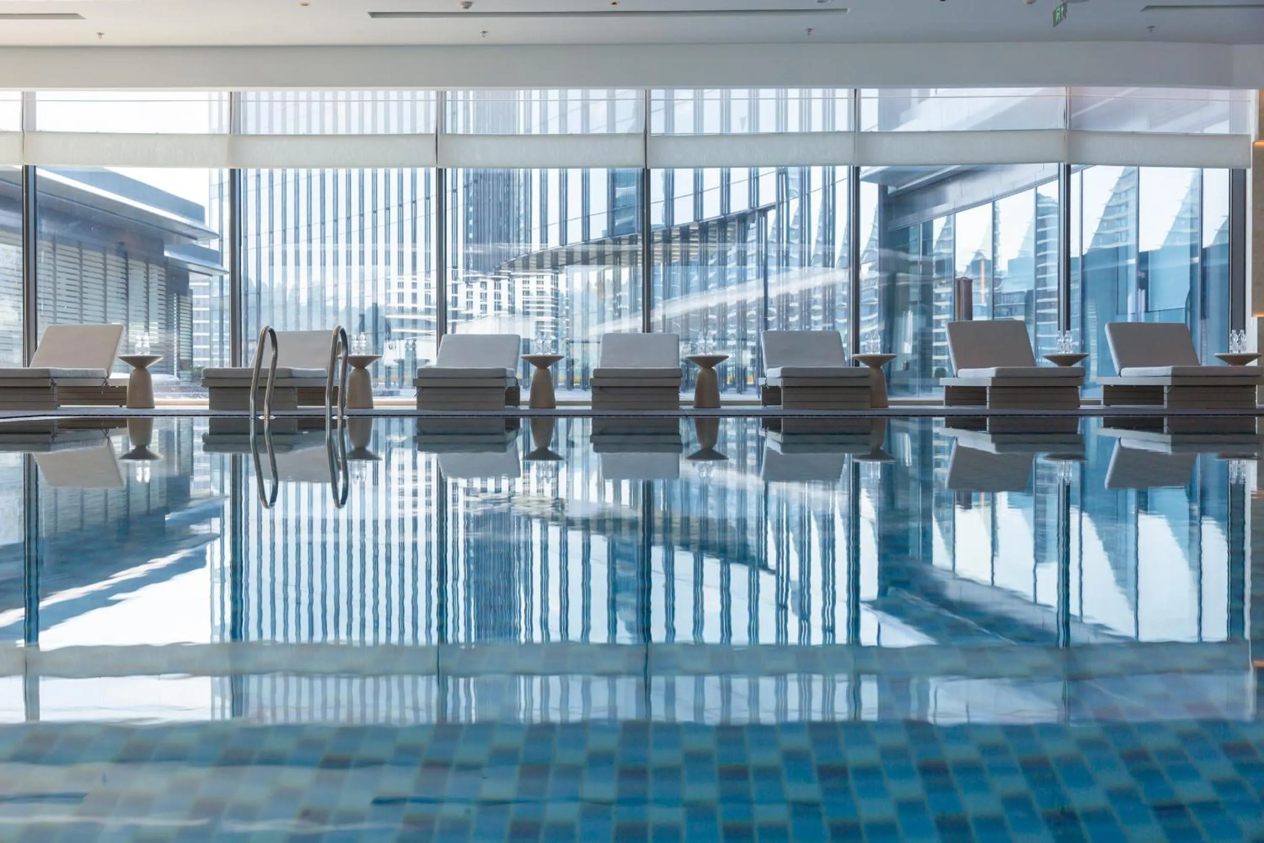 Swimming pool in Lishui Marriott Hotel