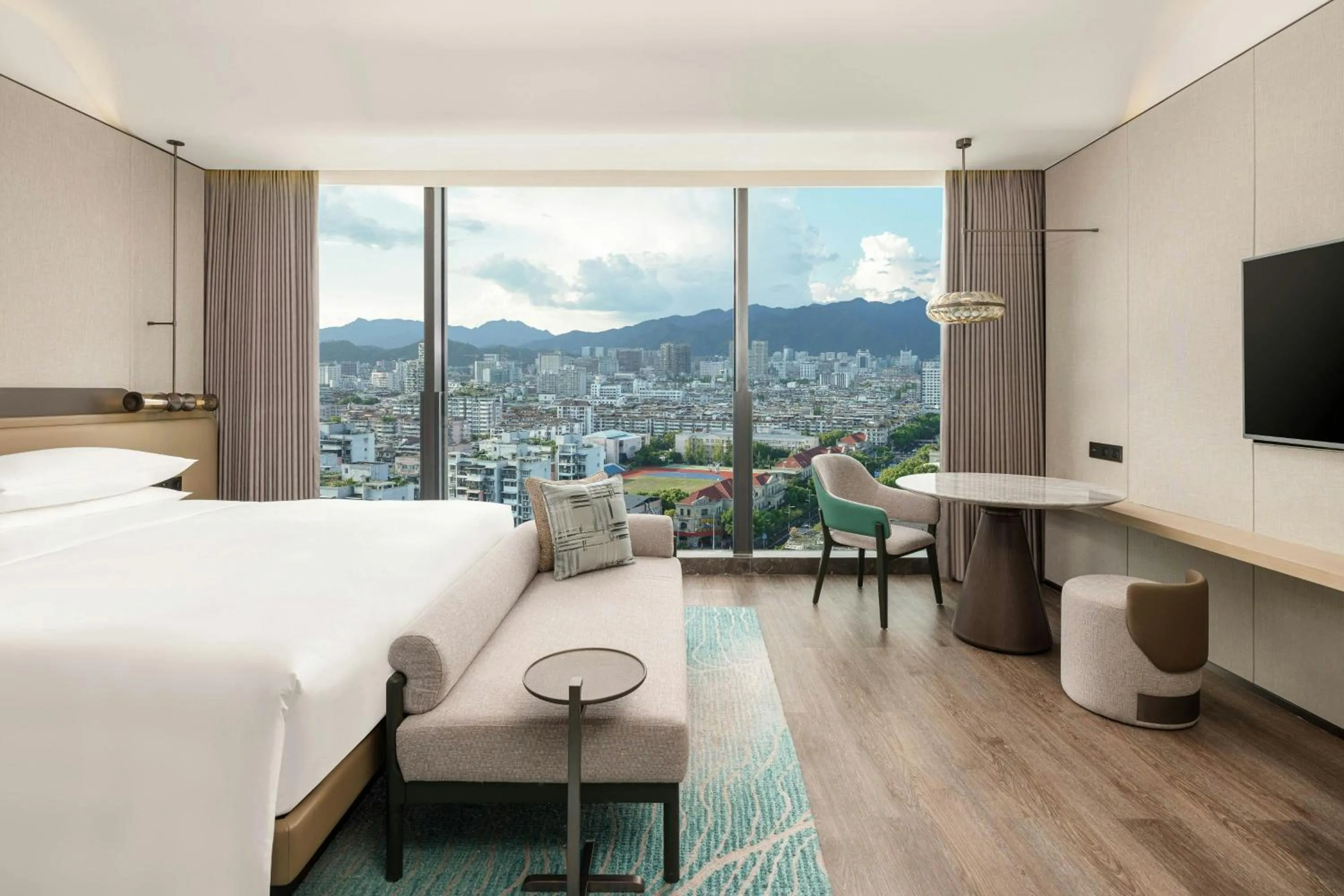 Photo of the whole room, Bed in Lishui Marriott Hotel