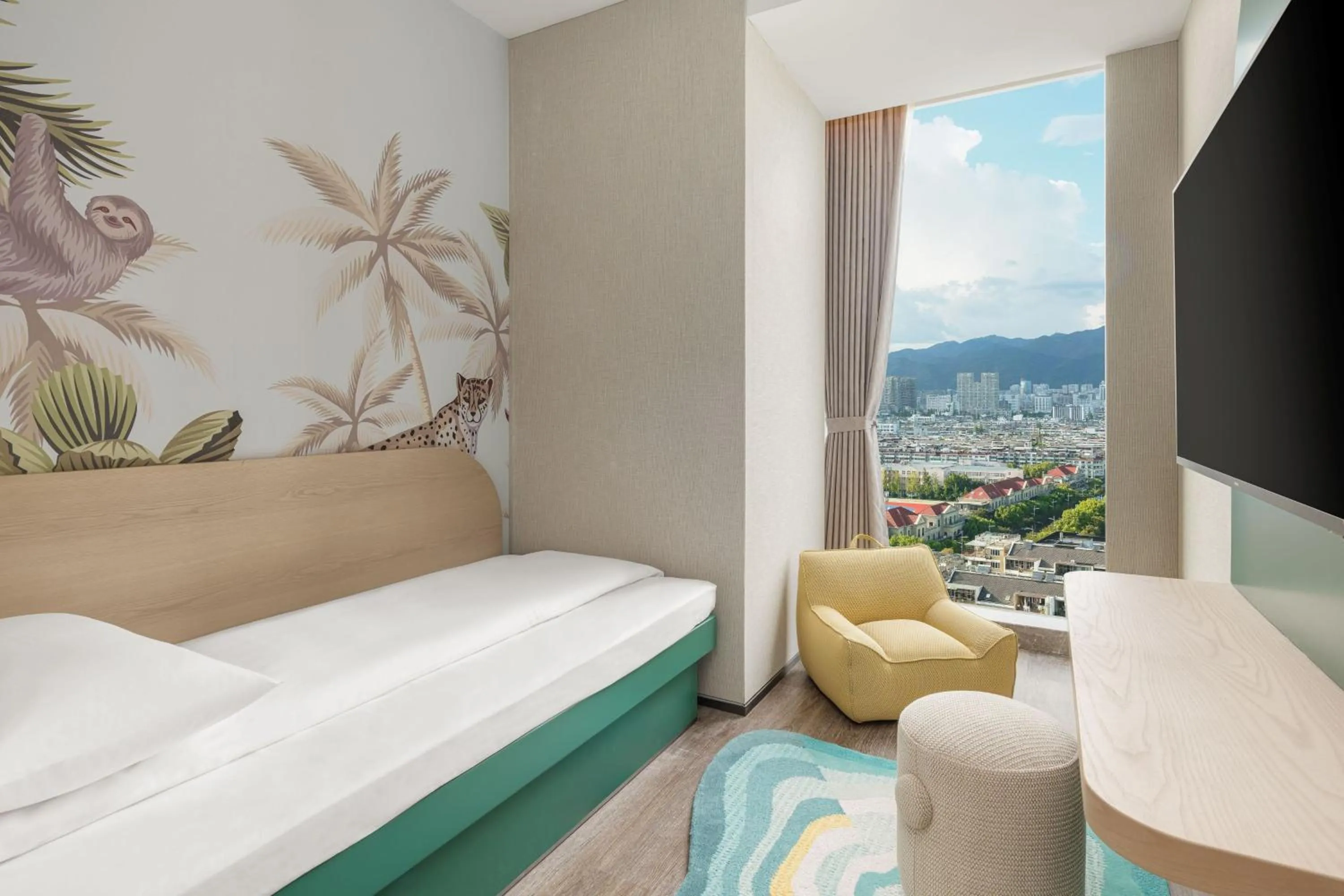 Photo of the whole room, Bed in Lishui Marriott Hotel