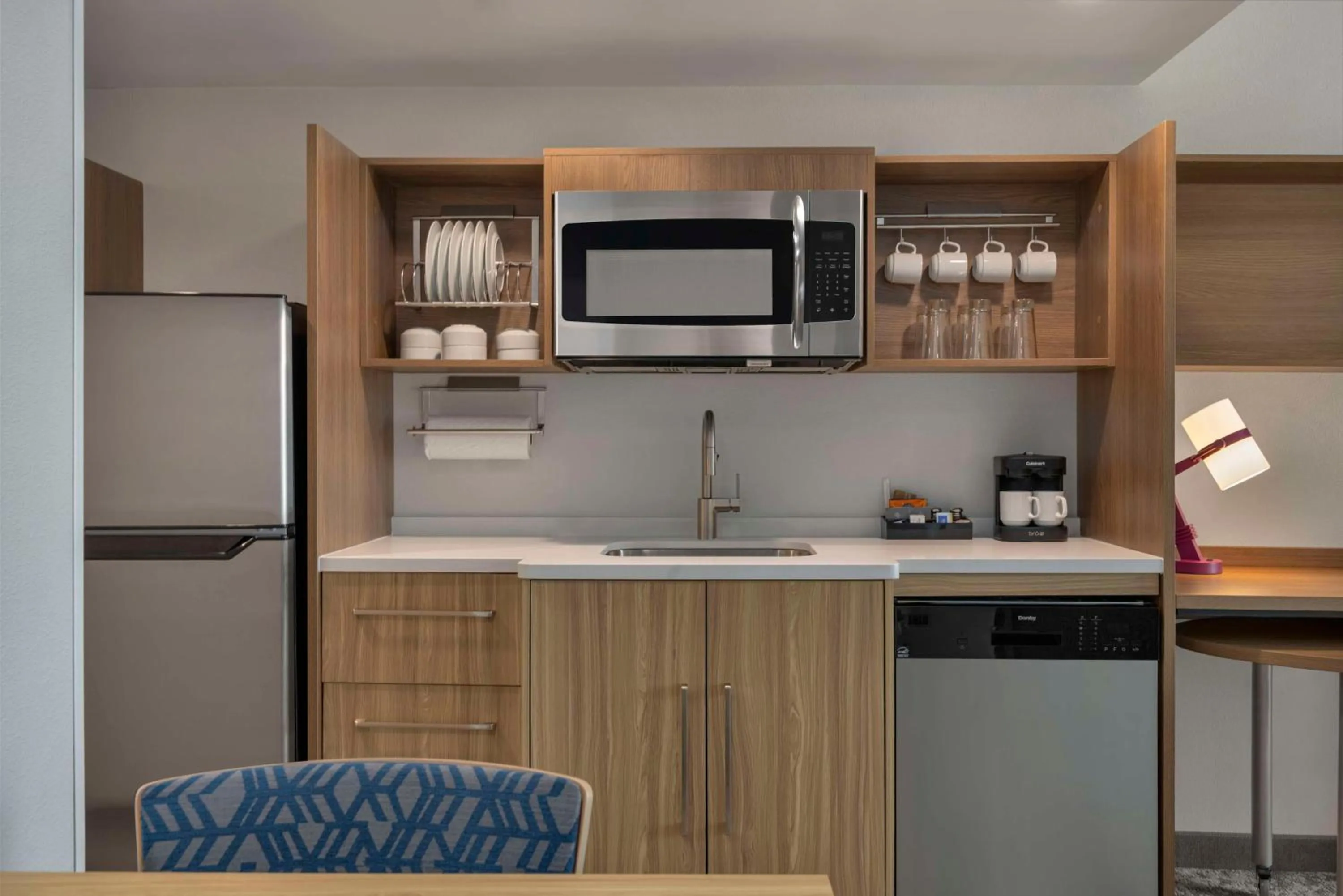 Kitchen or kitchenette in Home2 Suites By Hilton Sanford Orlando North