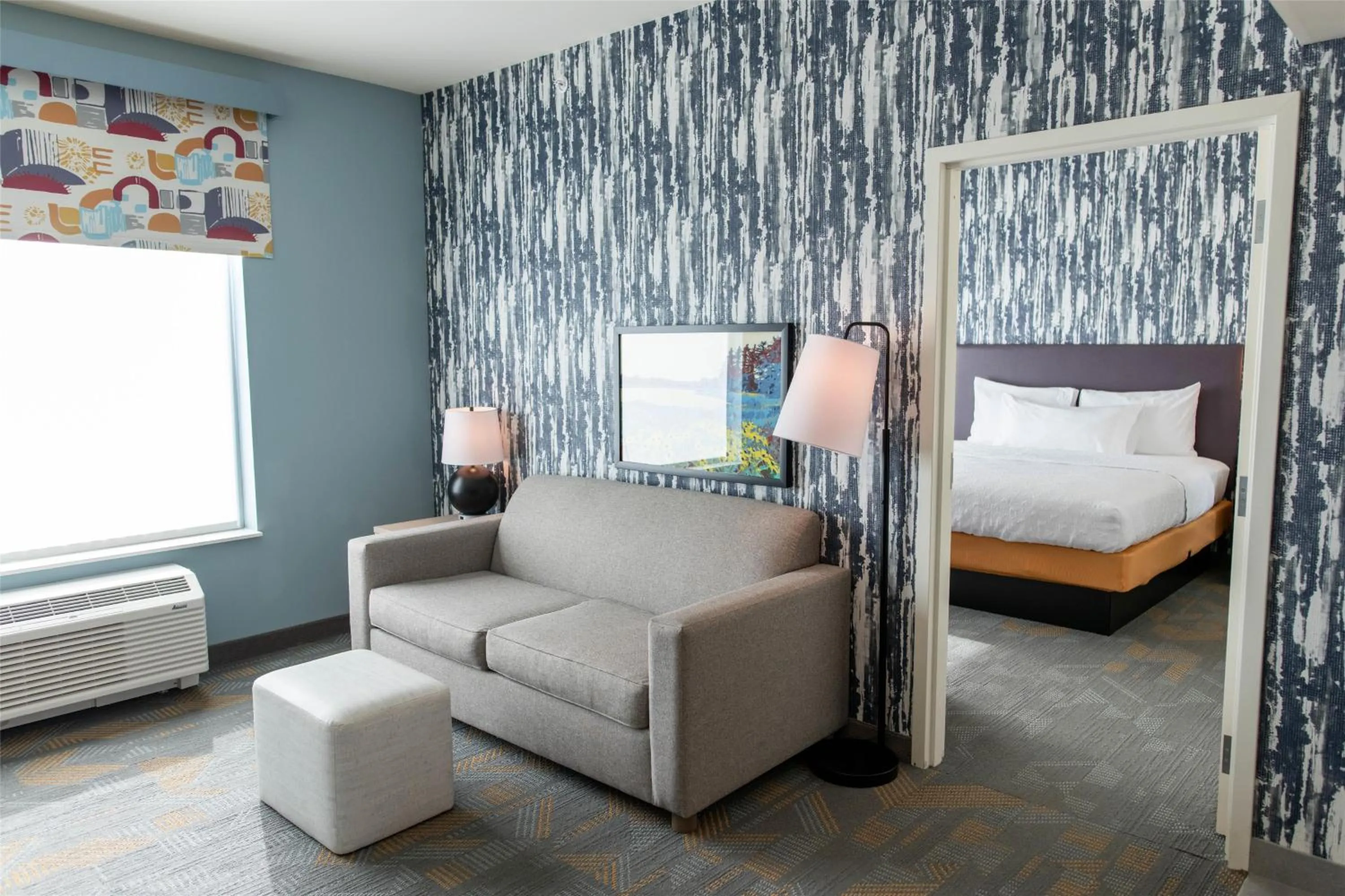 Living room, Bed in Home2 Suites By Hilton Effingham