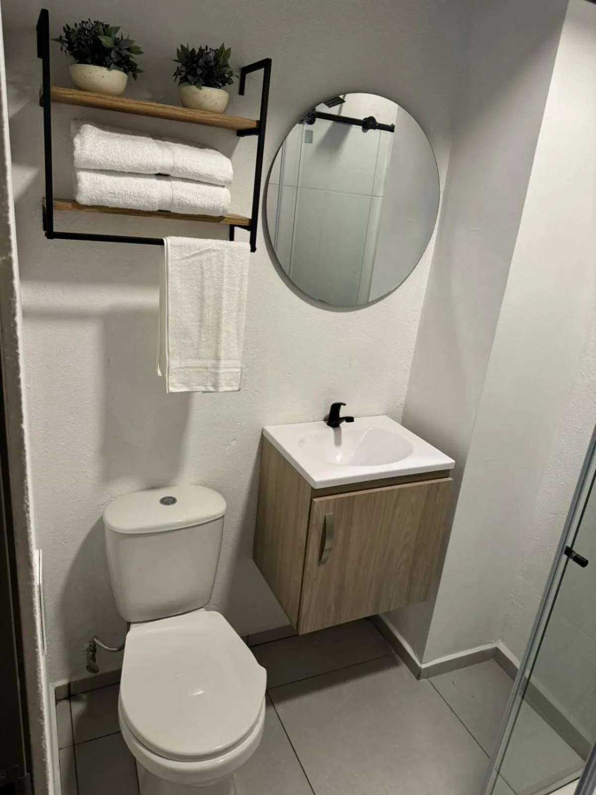 Toilet in Hotel Med Llanogrande