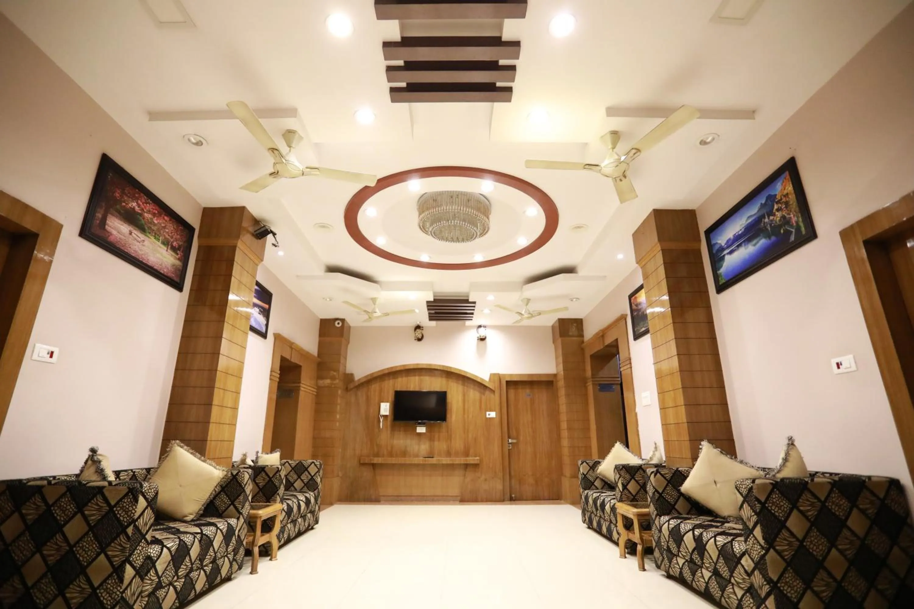 Lobby or reception in Hotel Krishna Ji